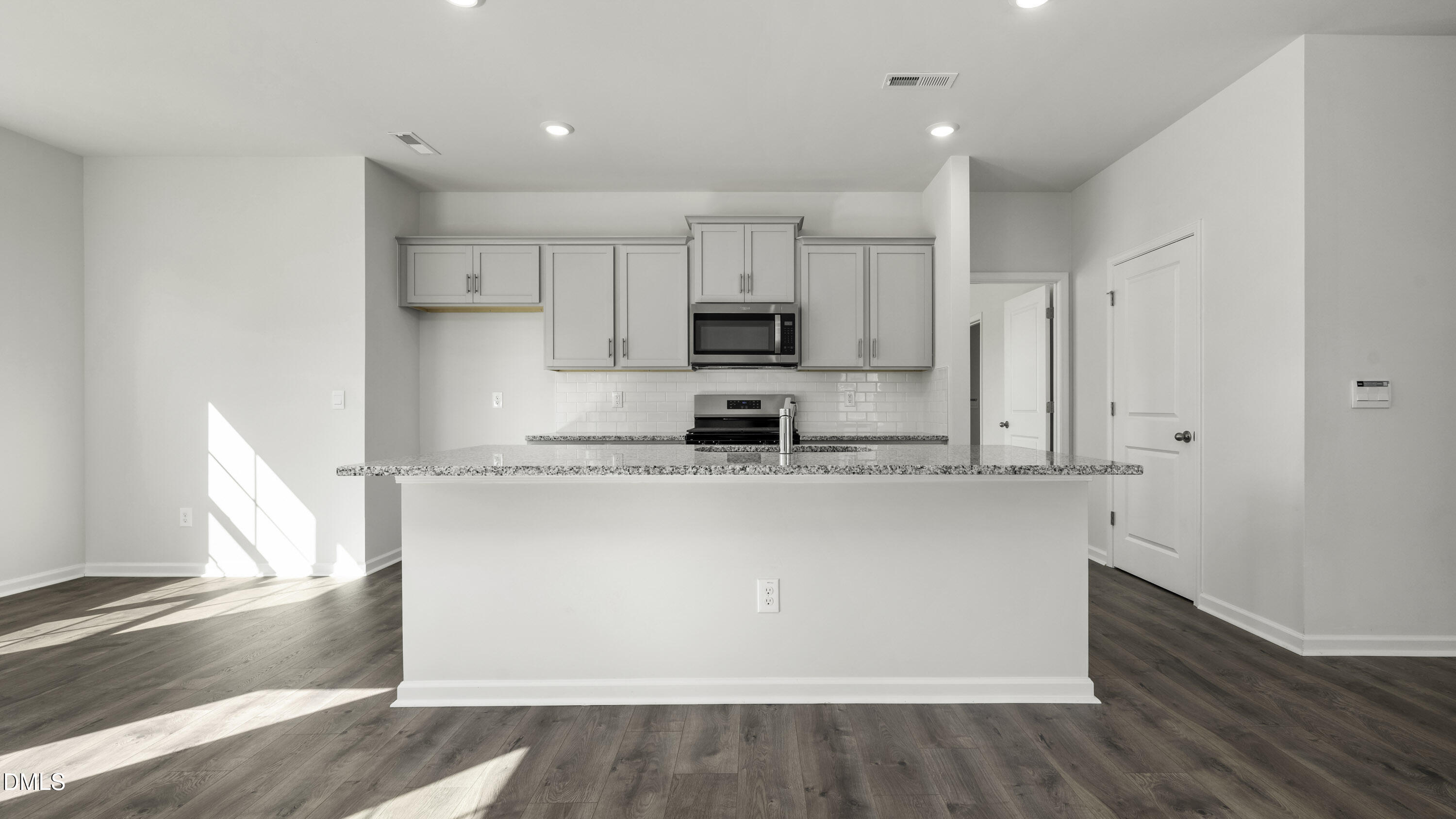 402 The Brus Street Property Photo 9