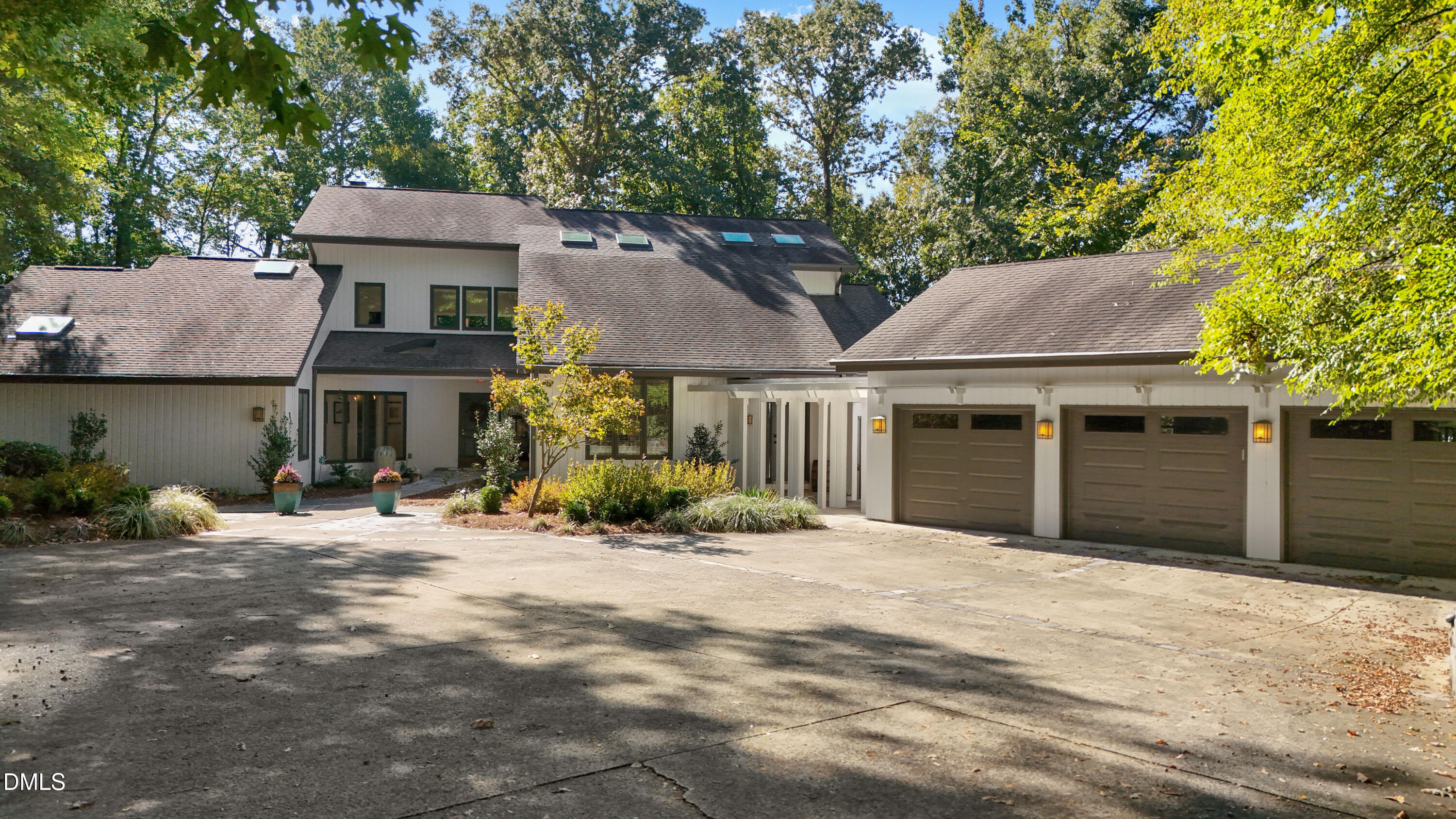 120 Donegal Drive Property Photo 1