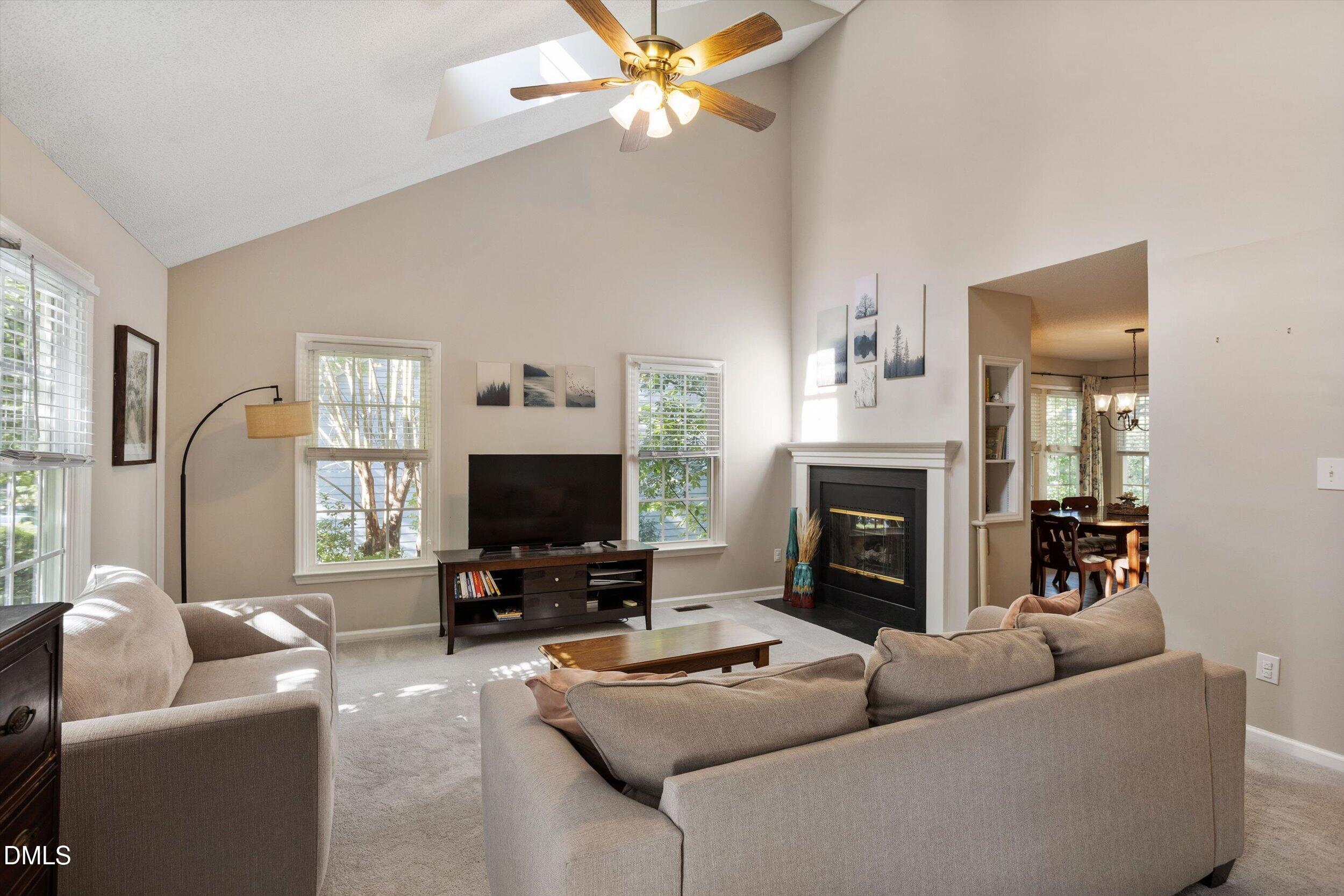 5112 Carolwood Lane Property Photo 3