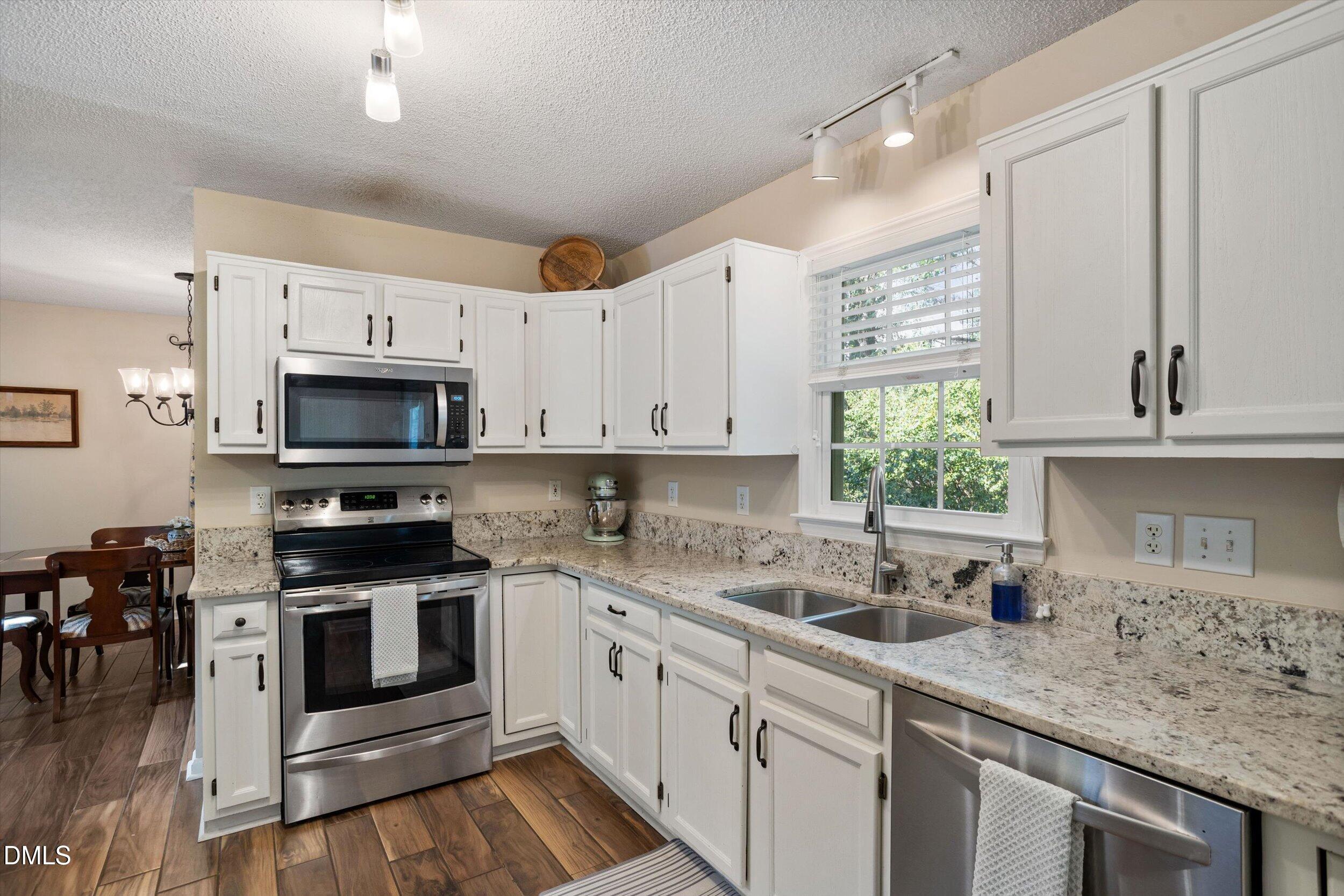 5112 Carolwood Lane Property Photo 10