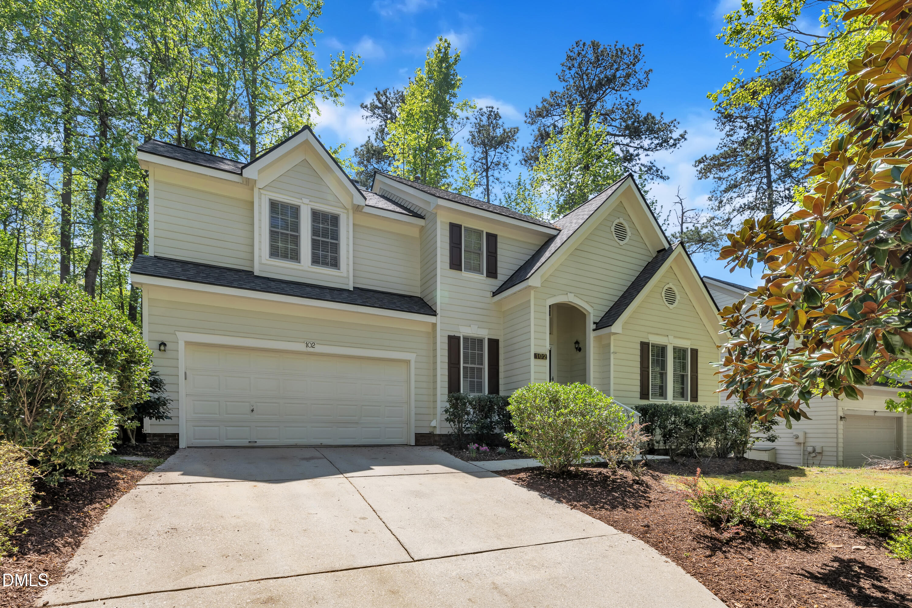 102 Cove Creek Drive Property Photo 3