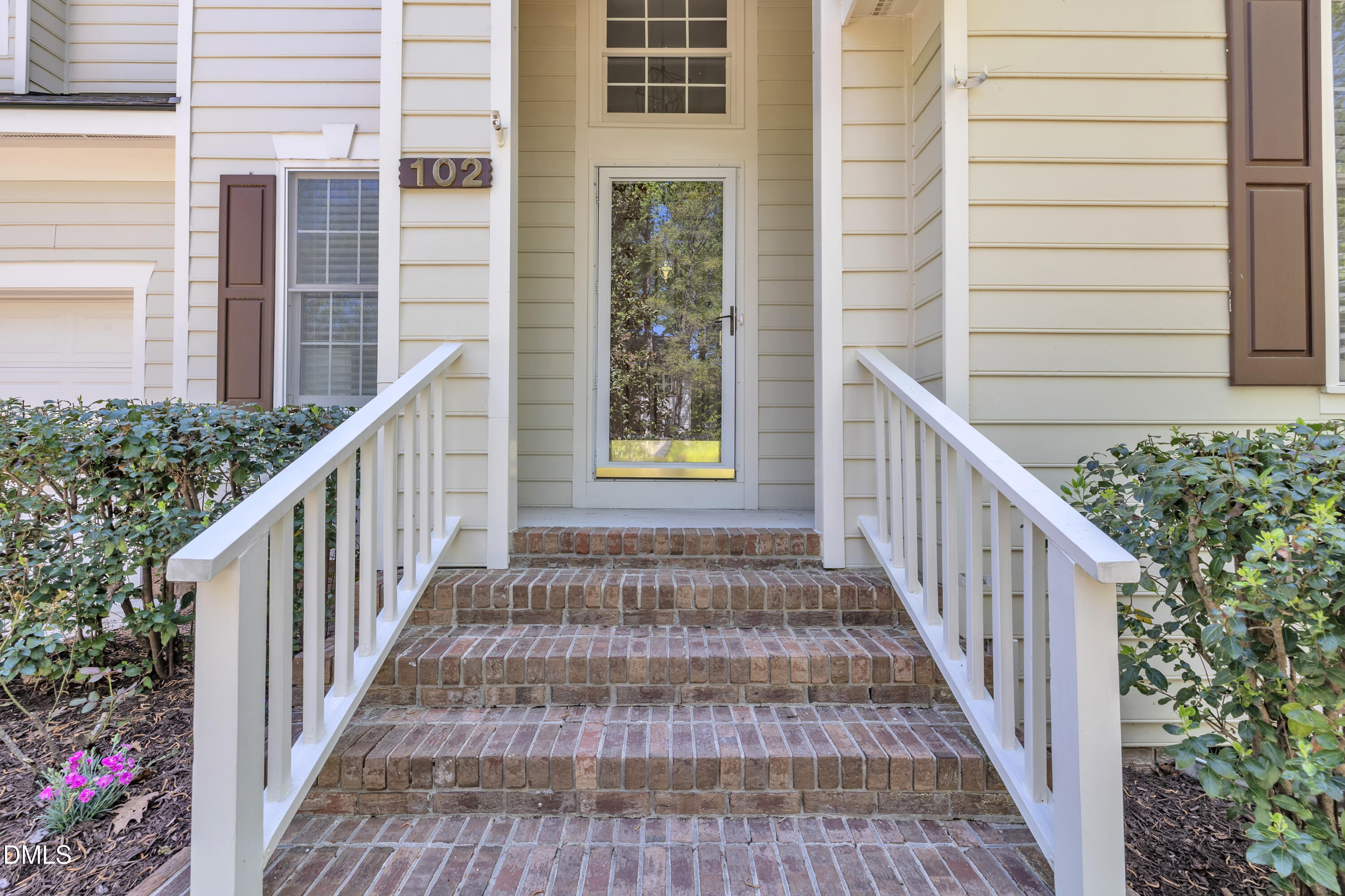 102 Cove Creek Drive Property Photo 4