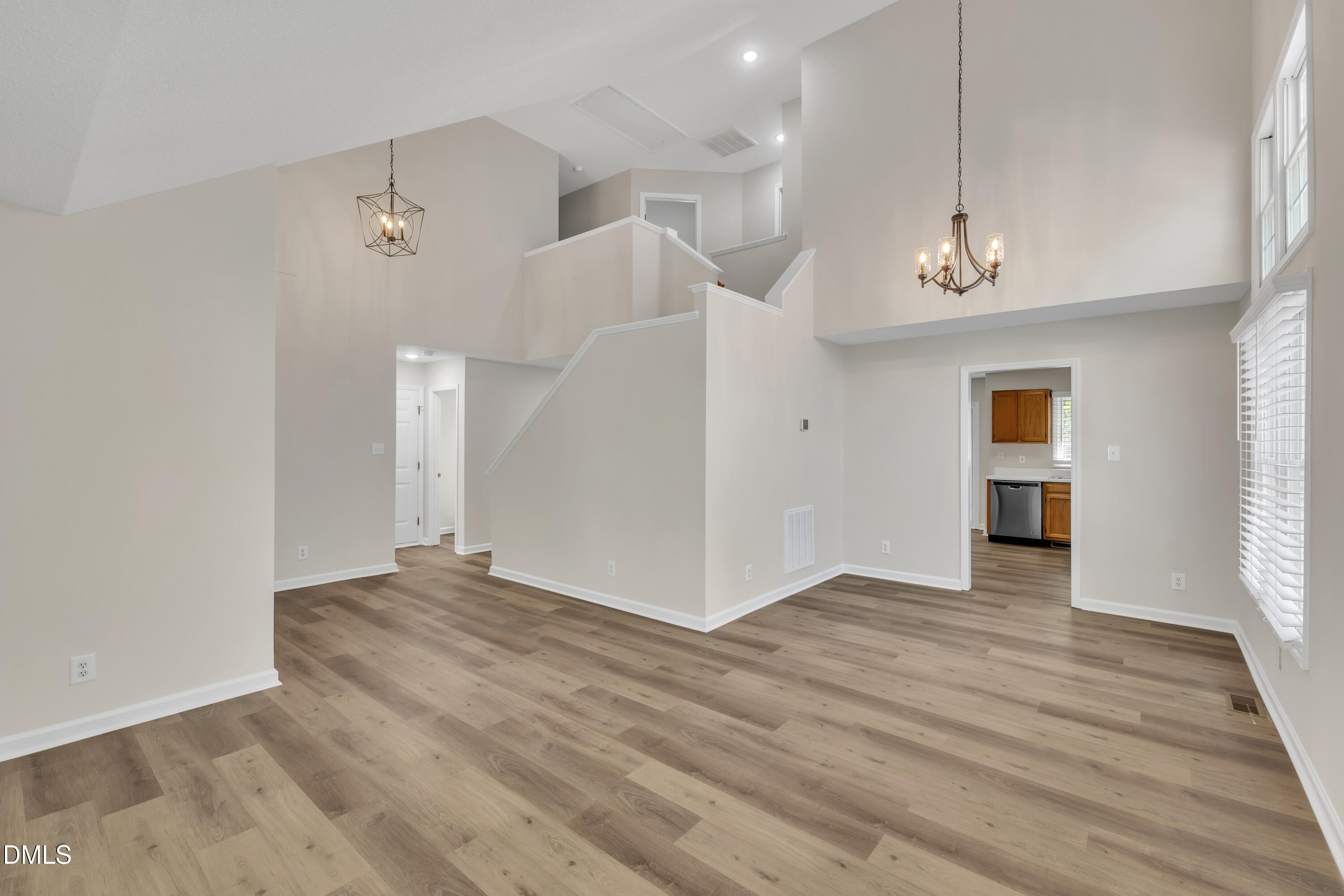 102 Cove Creek Drive Property Photo 11