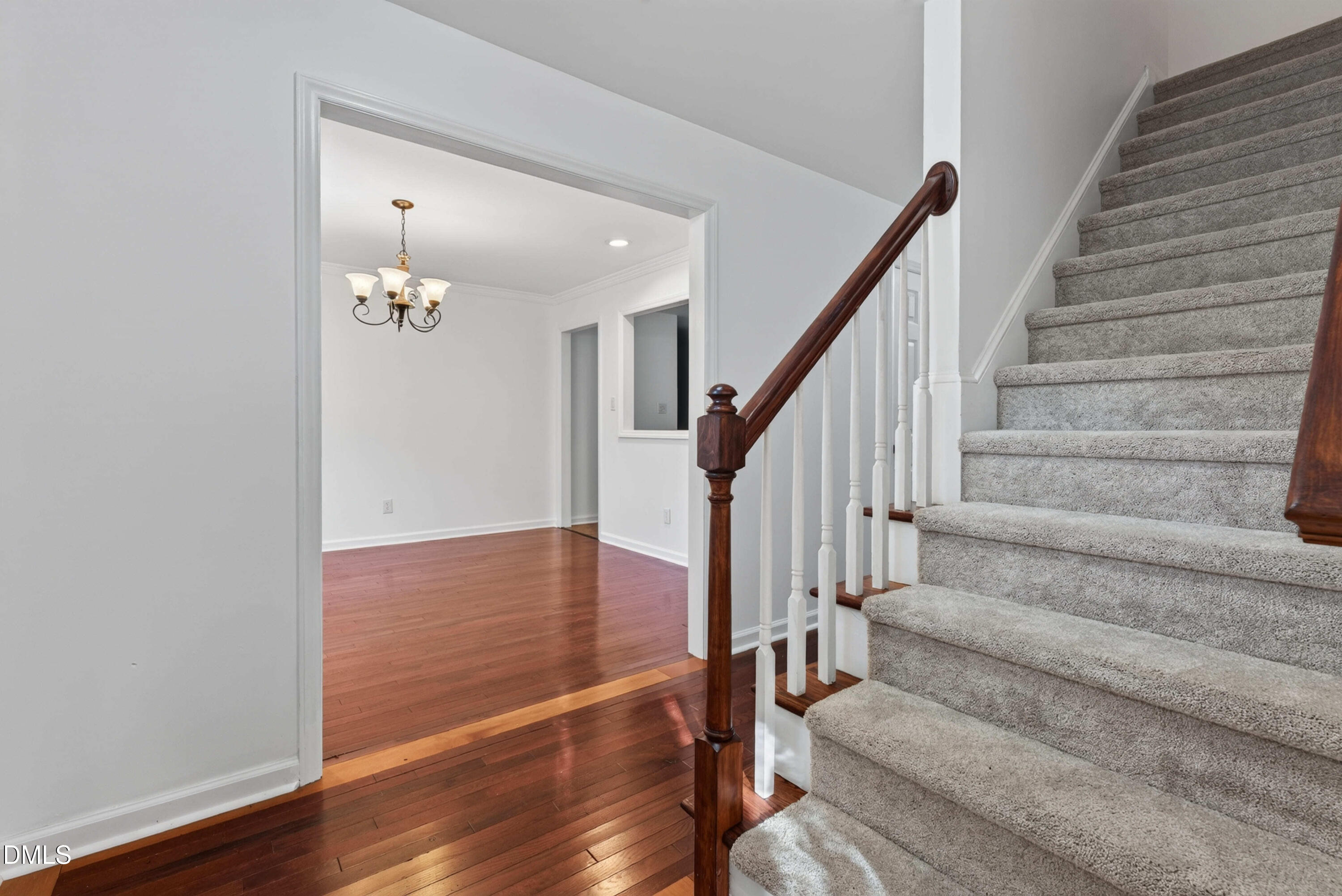 813 Greenwood Circle Property Photo 3
