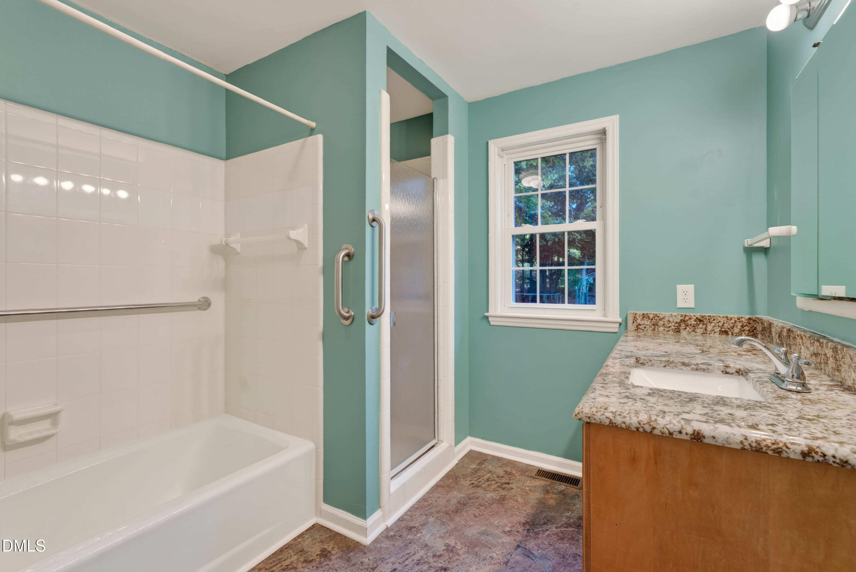813 Greenwood Circle Property Photo 13