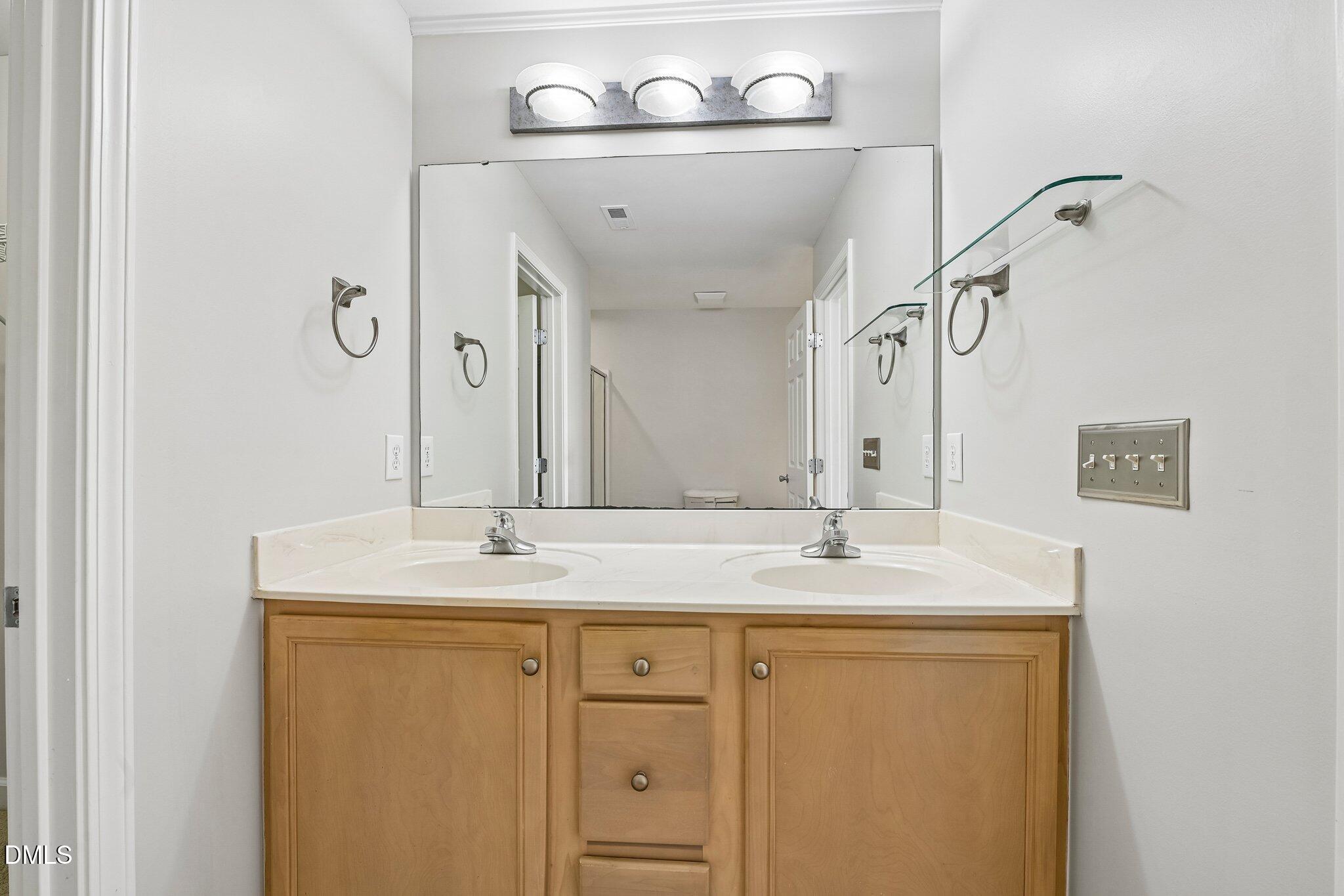858 Saratoga Drive Property Photo 11