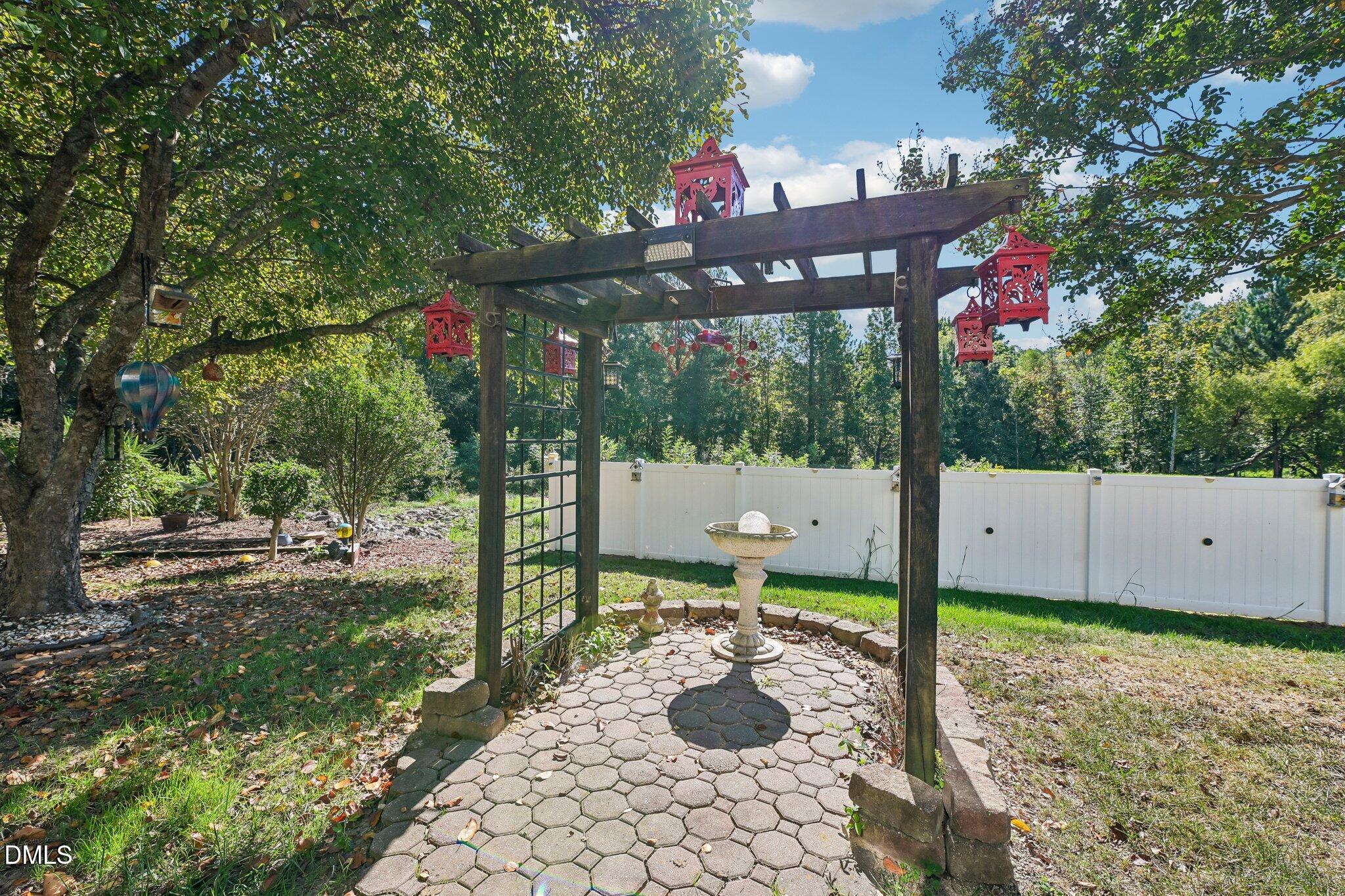 858 Saratoga Drive Property Photo 21
