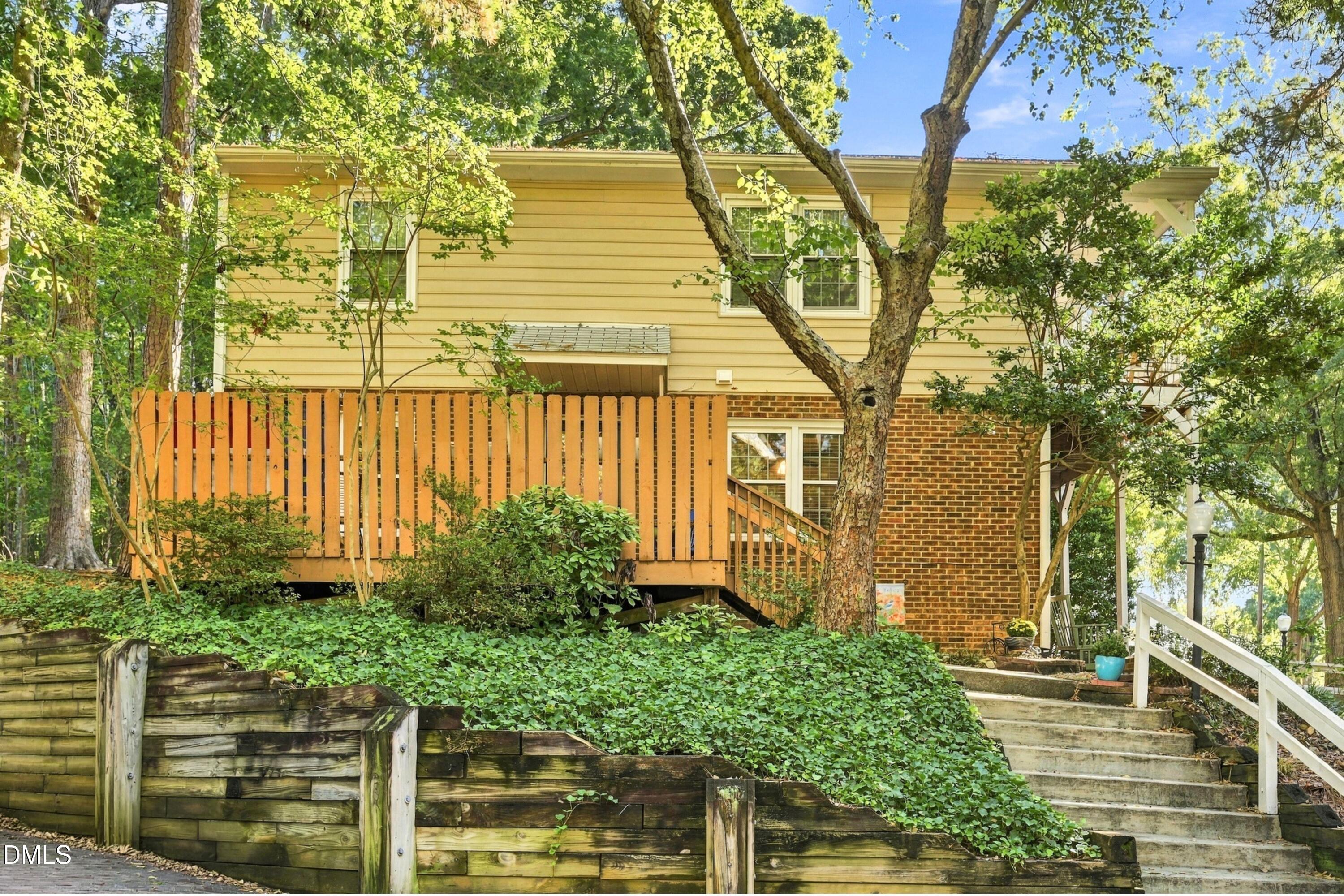 128 Drummond Place Property Photo 7