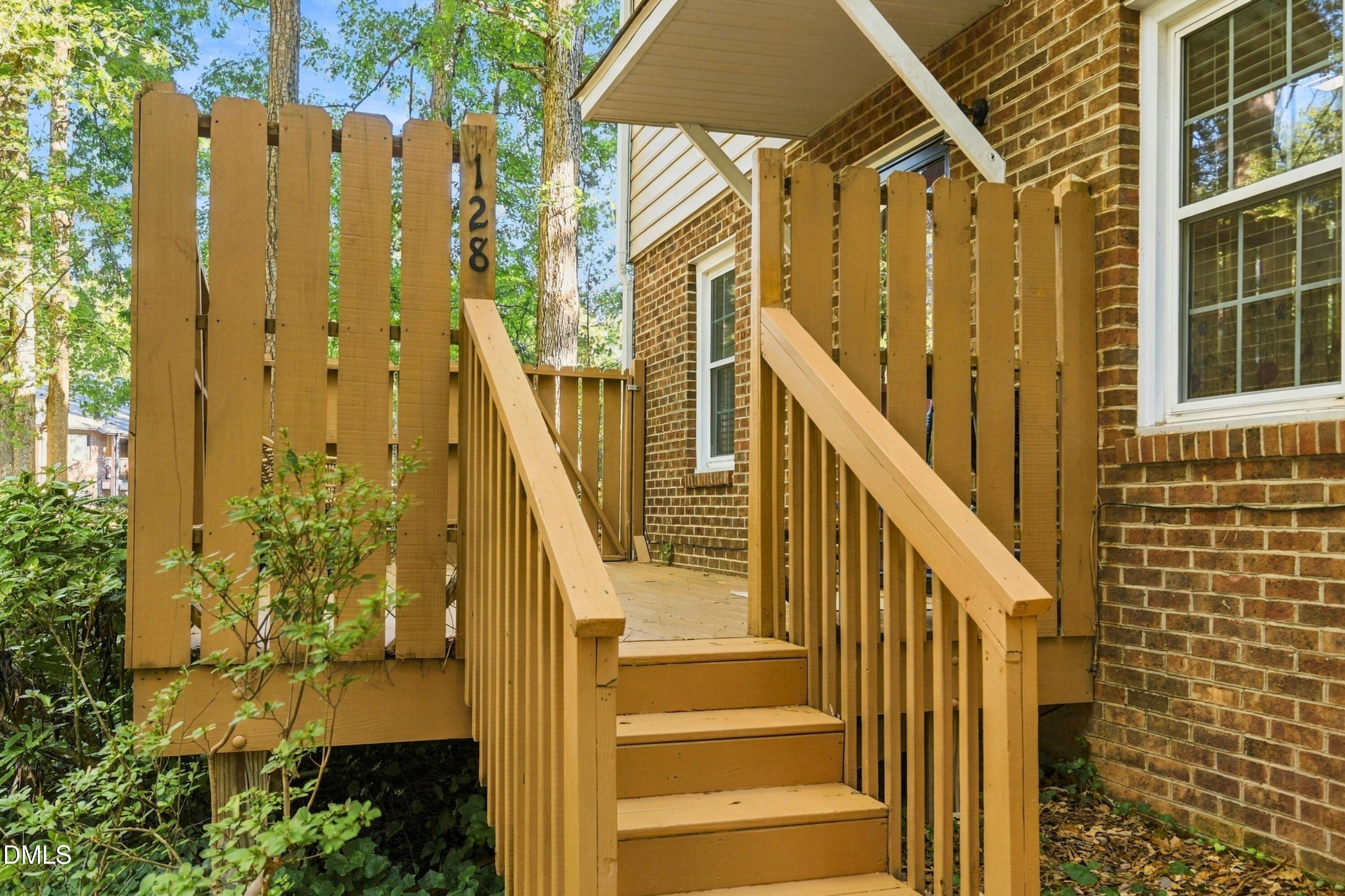 128 Drummond Place Property Photo 10
