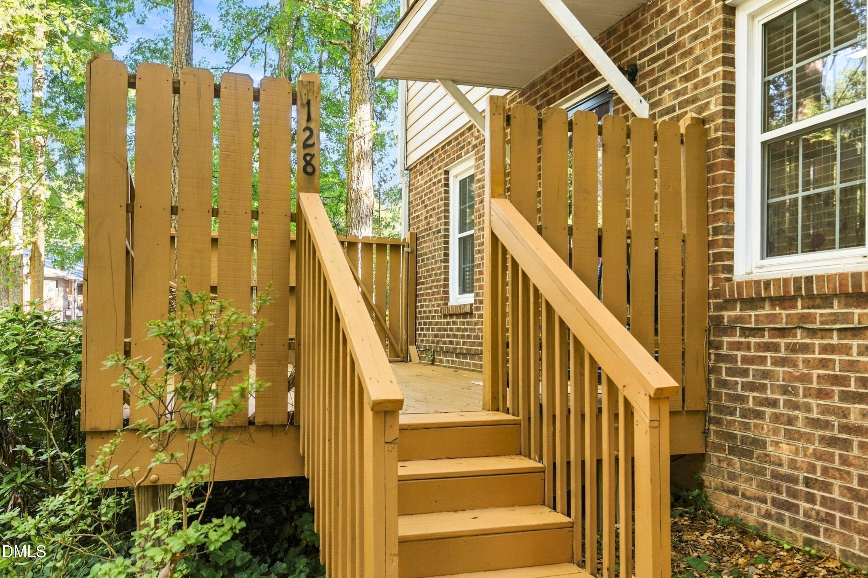 128 Drummond Place Property Photo 11