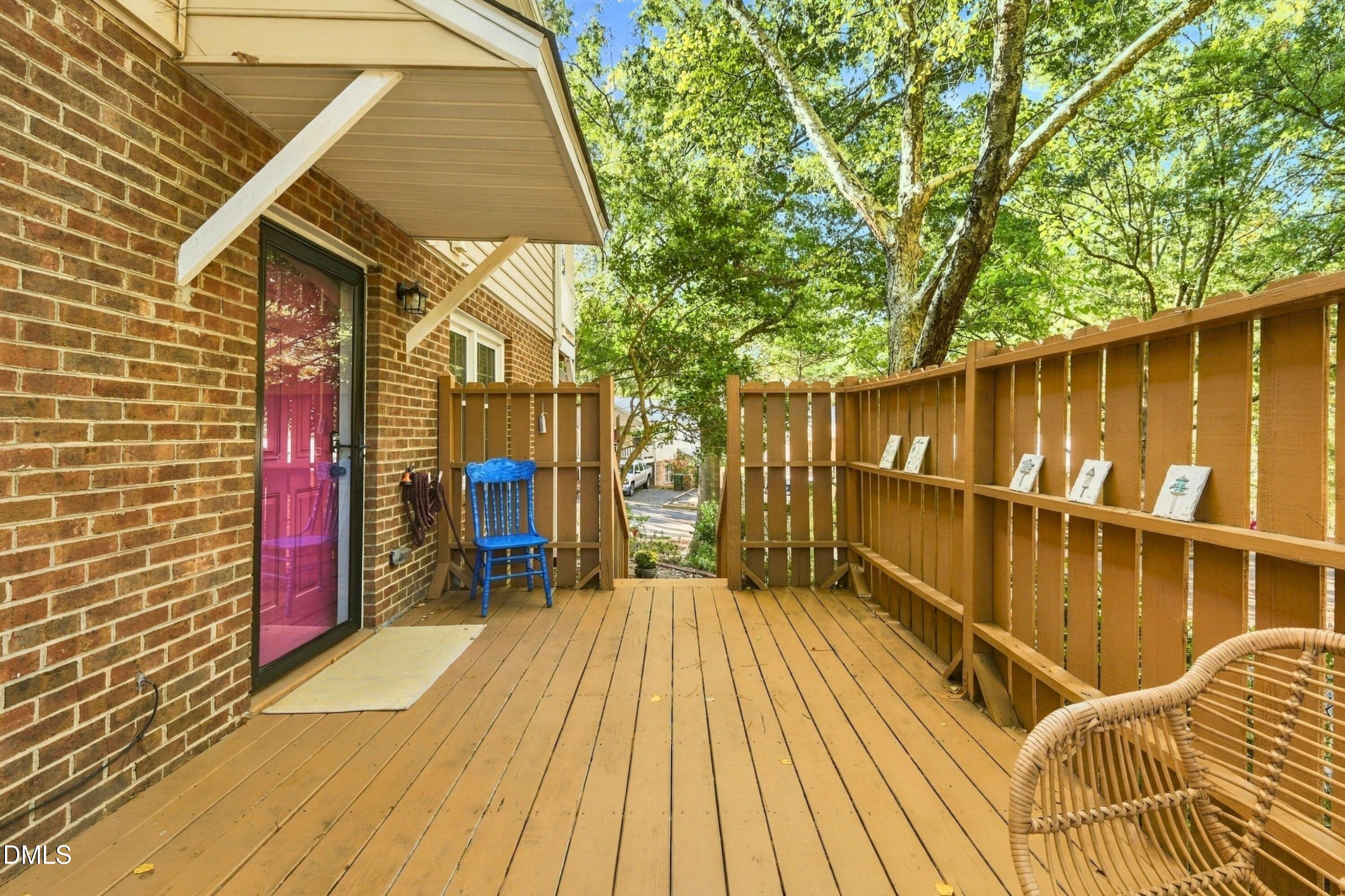 128 Drummond Place Property Photo 14