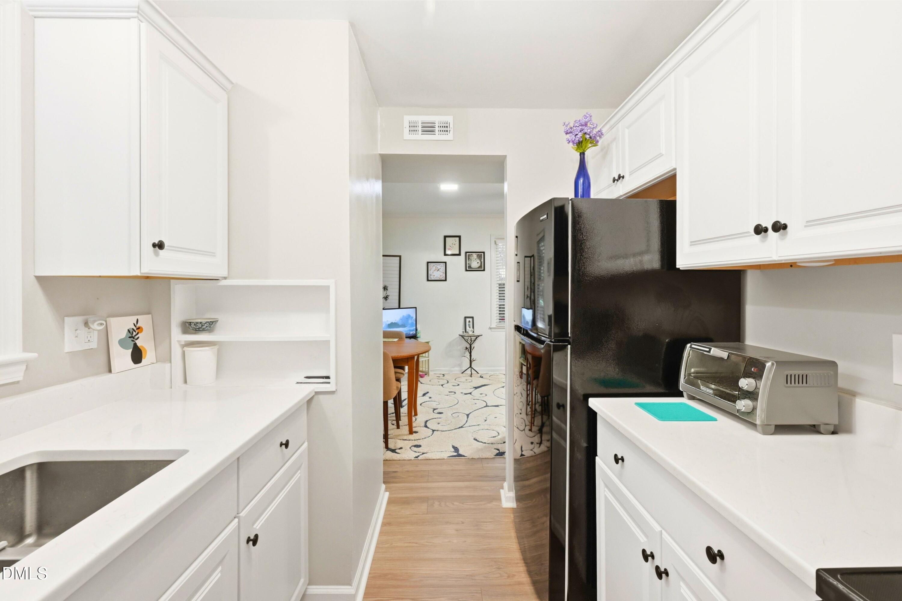 128 Drummond Place Property Photo 25
