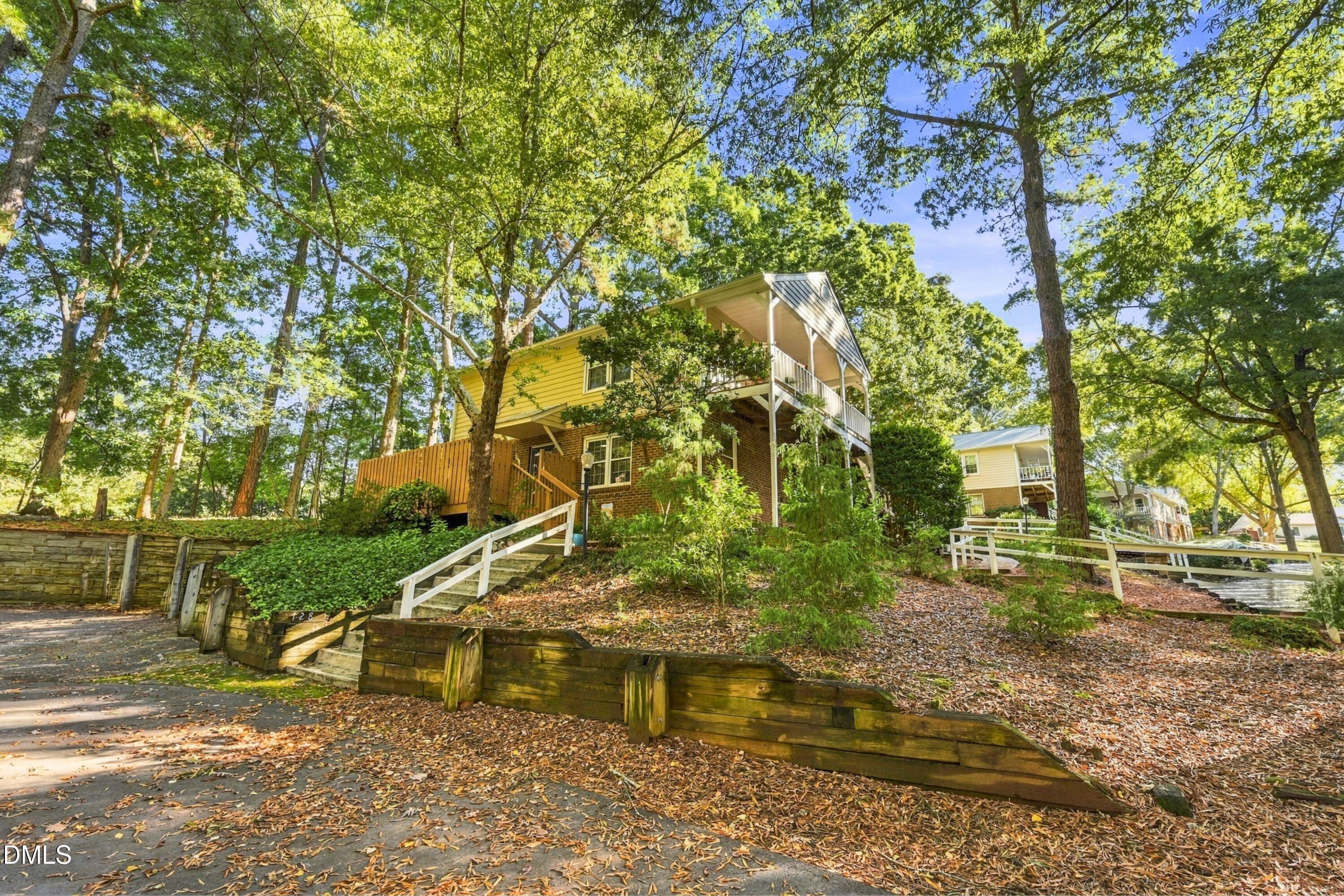 128 Drummond Place Property Photo 44