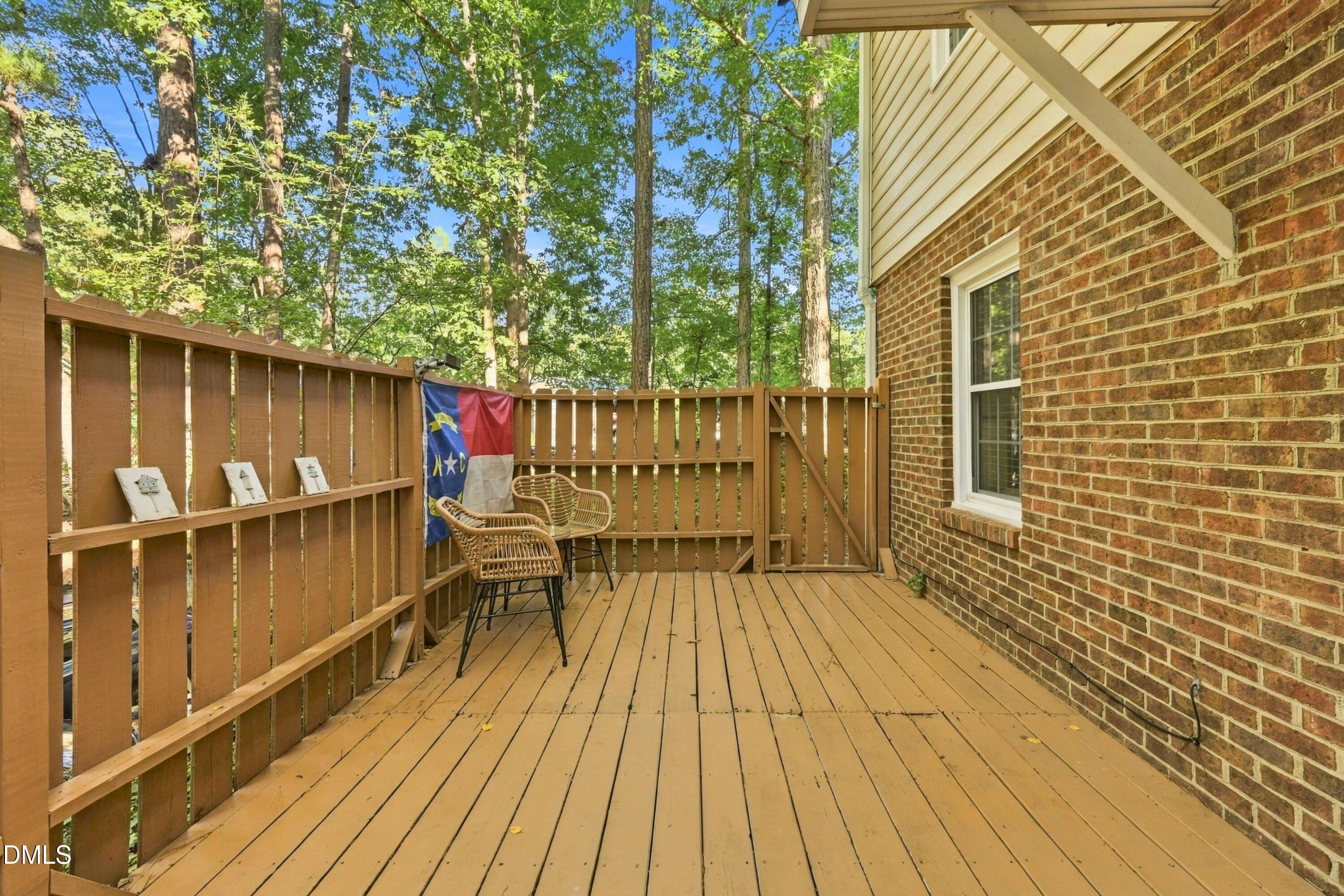128 Drummond Place Property Photo 50