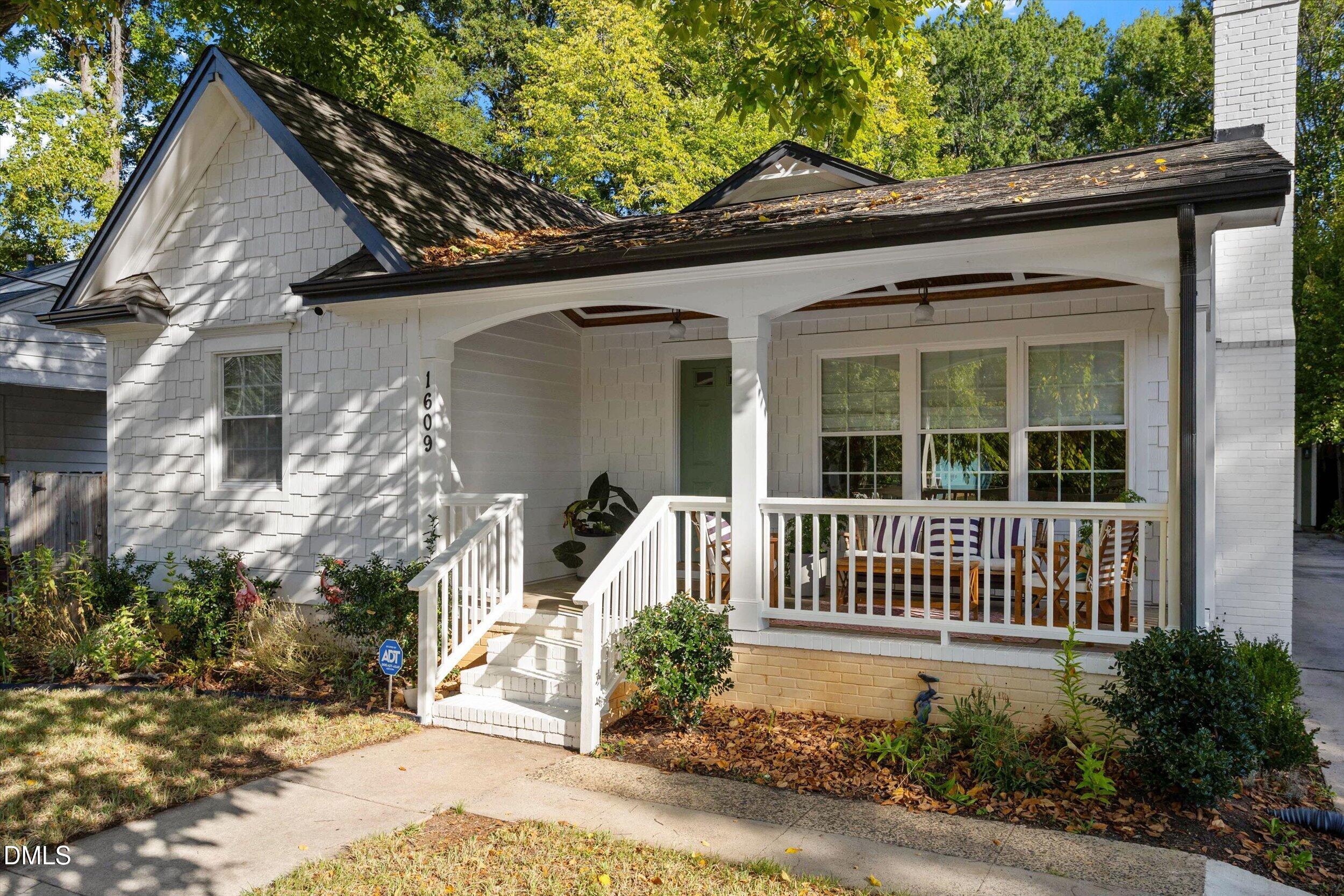 1609 Lathrop Street Property Photo 1