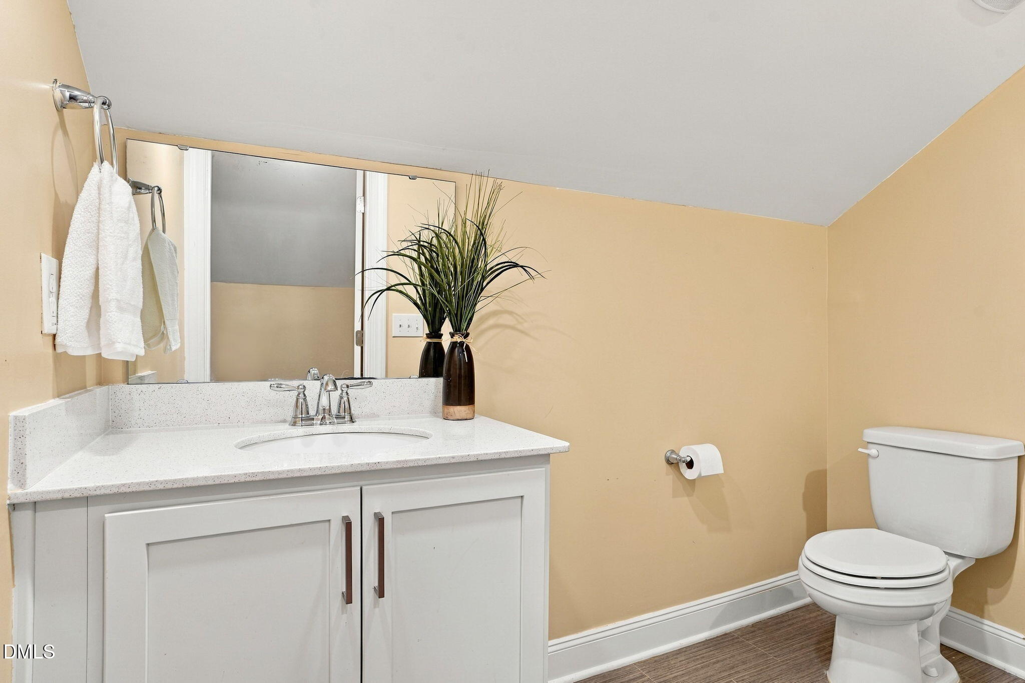 127 Ascot Property Photo 27