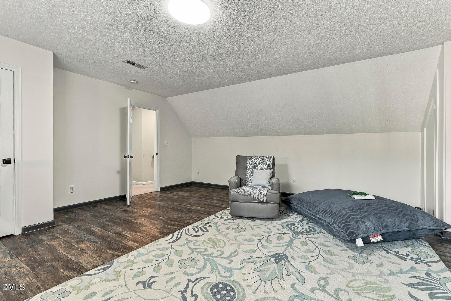 9004 Erinsbrook Drive Property Photo 39