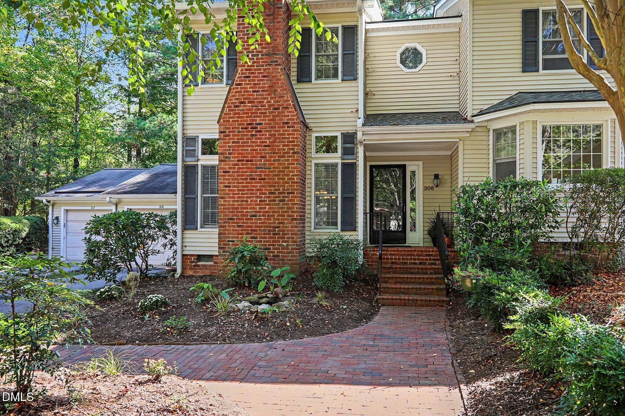 308 Baneberry Close Property Photo 1