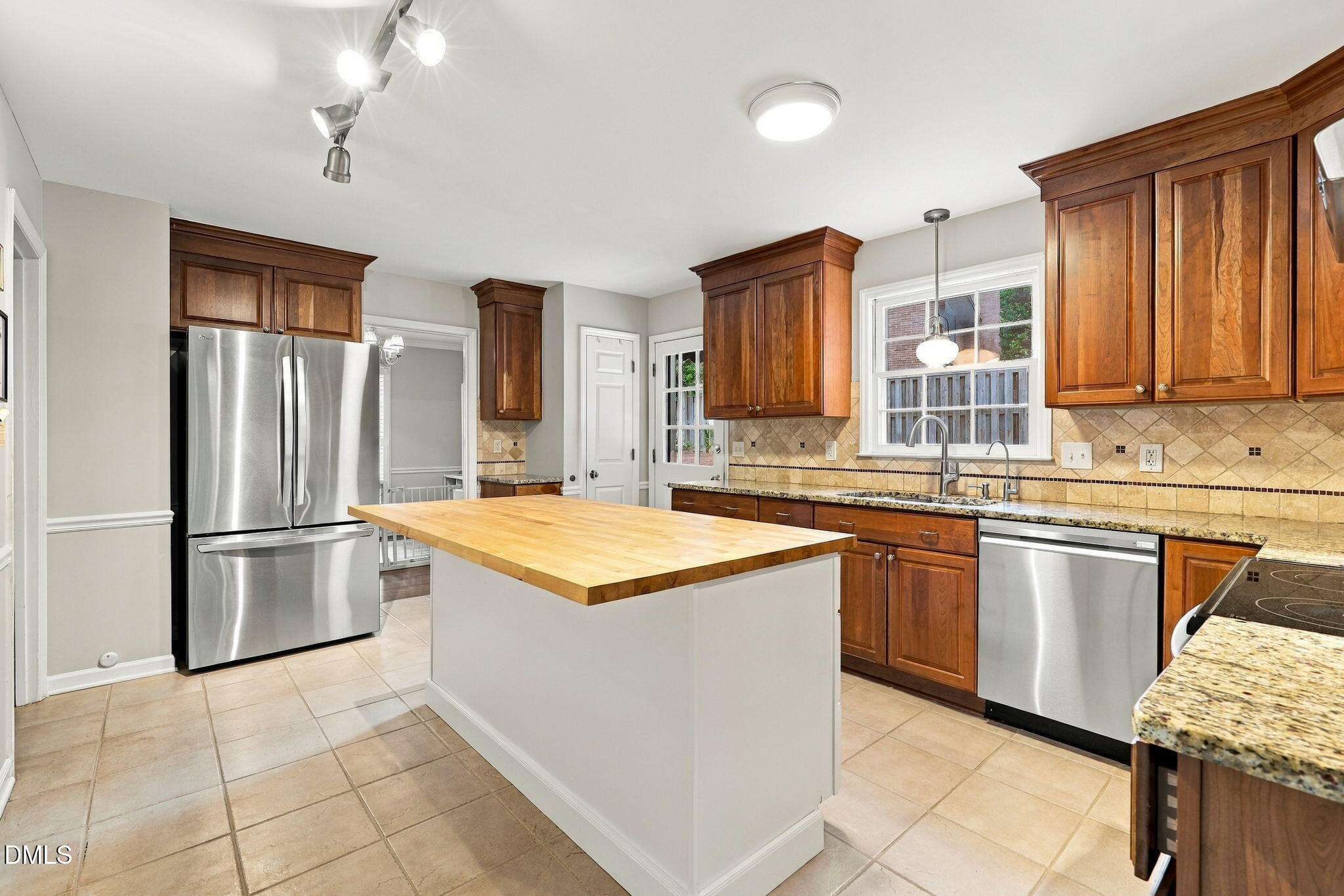 2404 Rockridge Court Property Photo 10