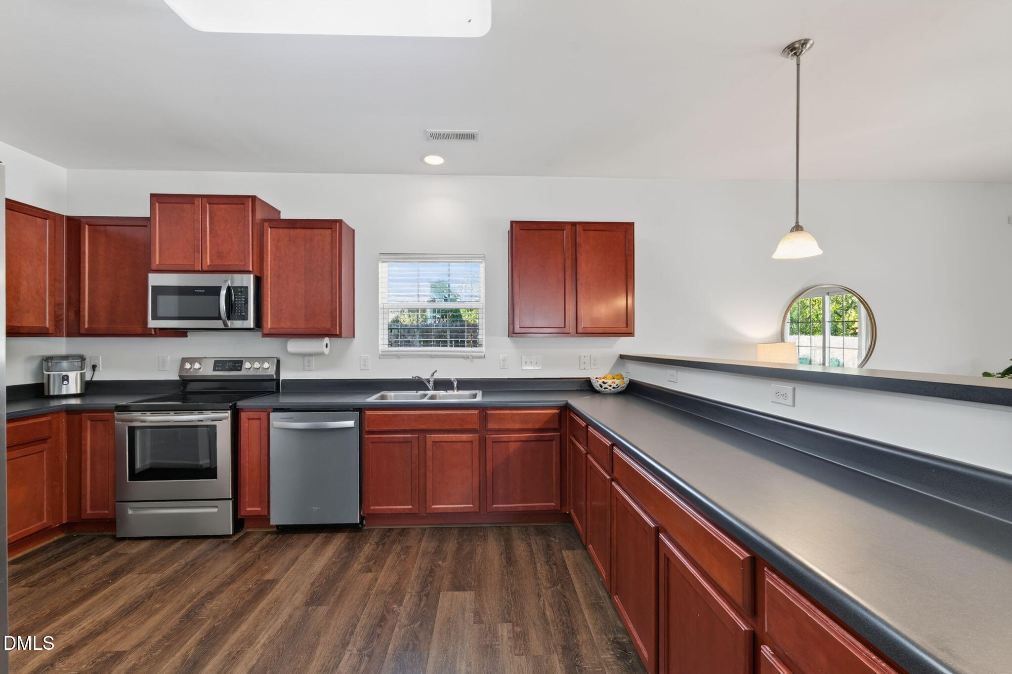 2718 Creek Bend Court Property Photo 10