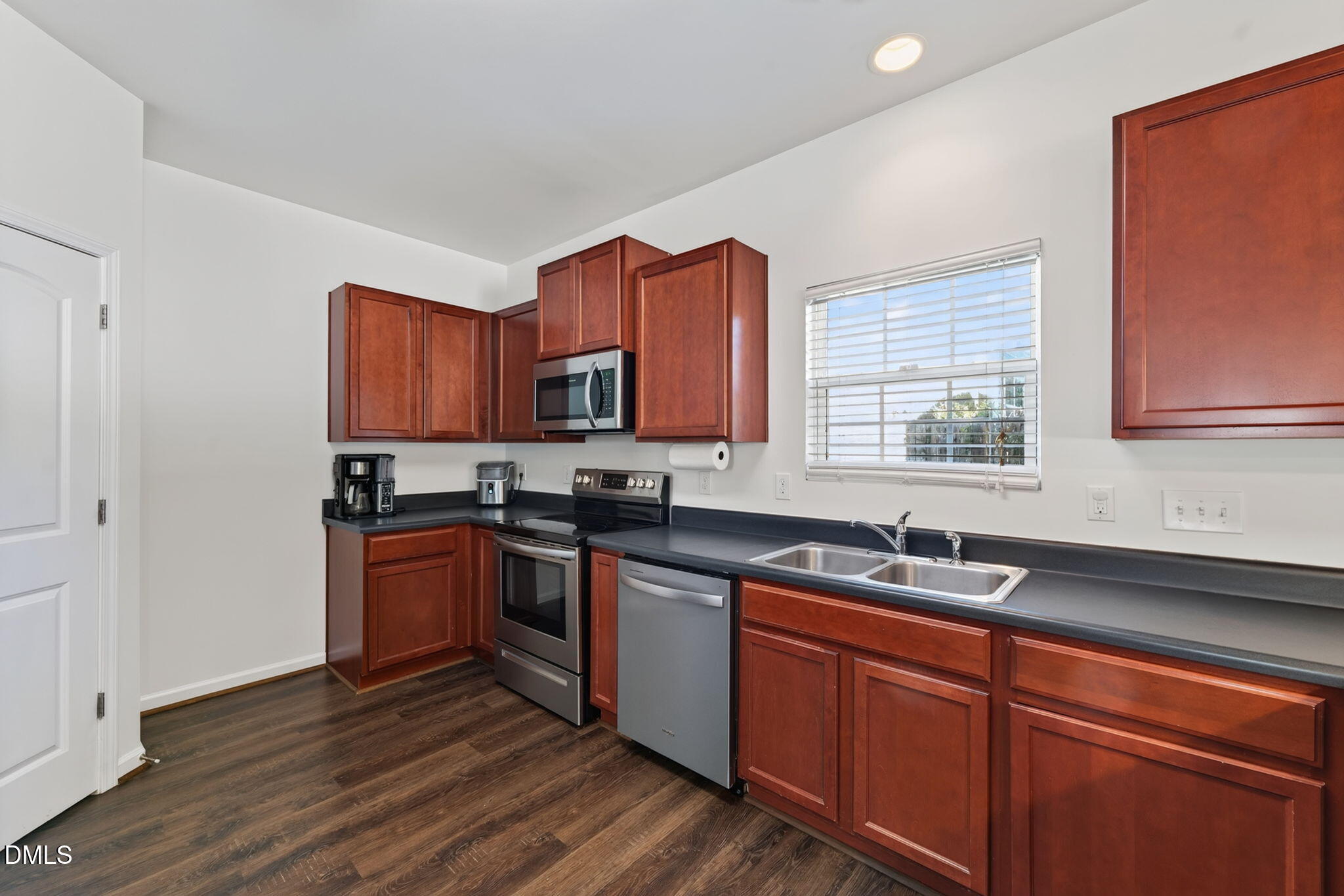 2718 Creek Bend Court Property Photo 11