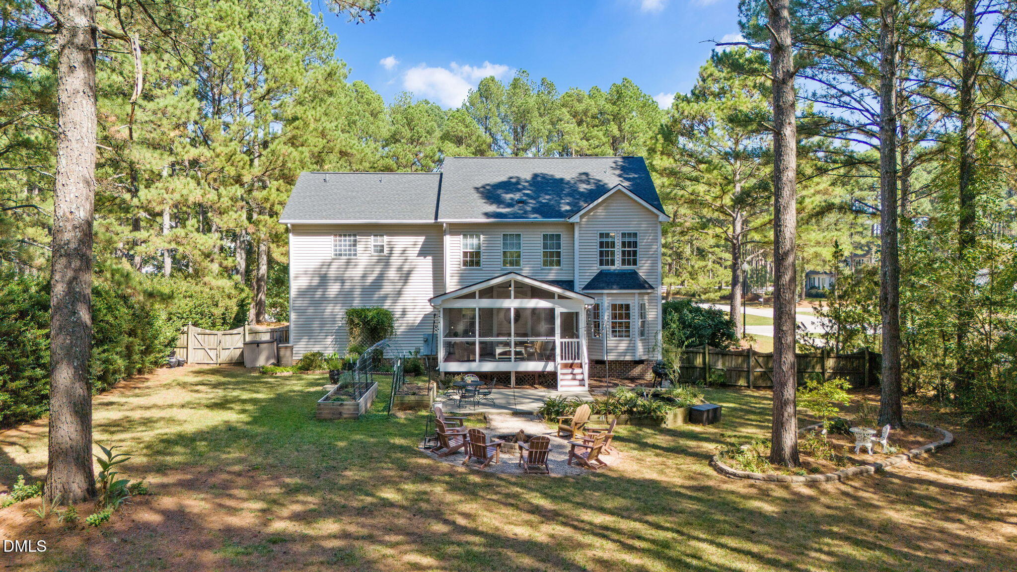 1813 Foxbrook Drive Property Photo 2