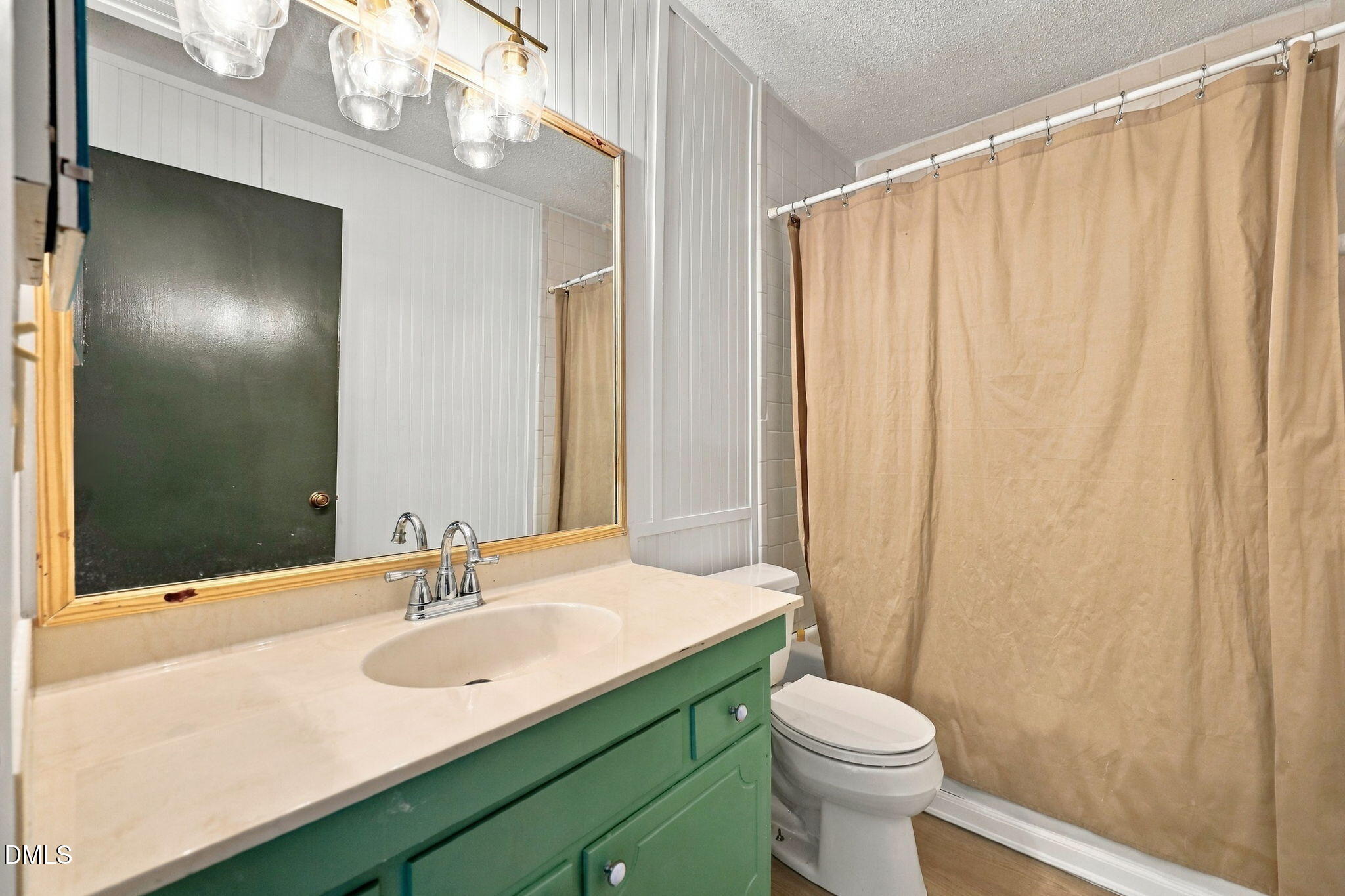 305 Oak Tree Property Photo 17