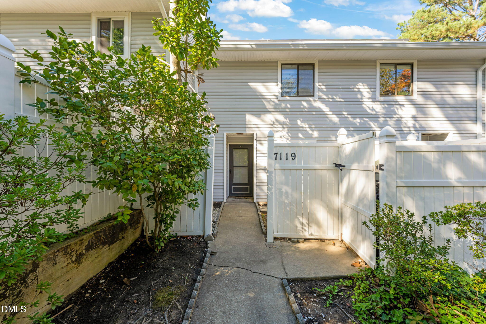7119 Sandy Creek Drive Property Photo 1