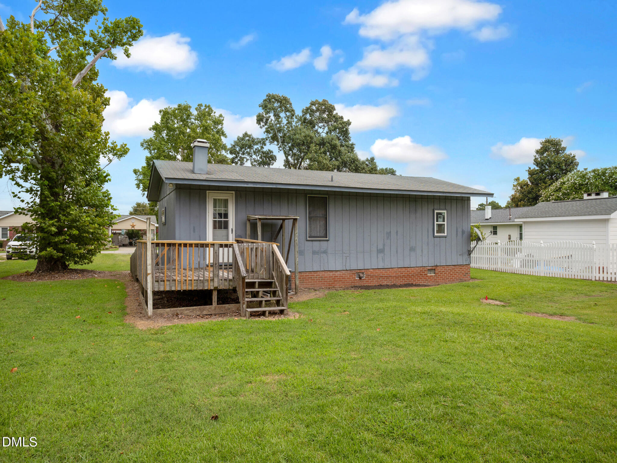 207 Price Street Property Photo 2