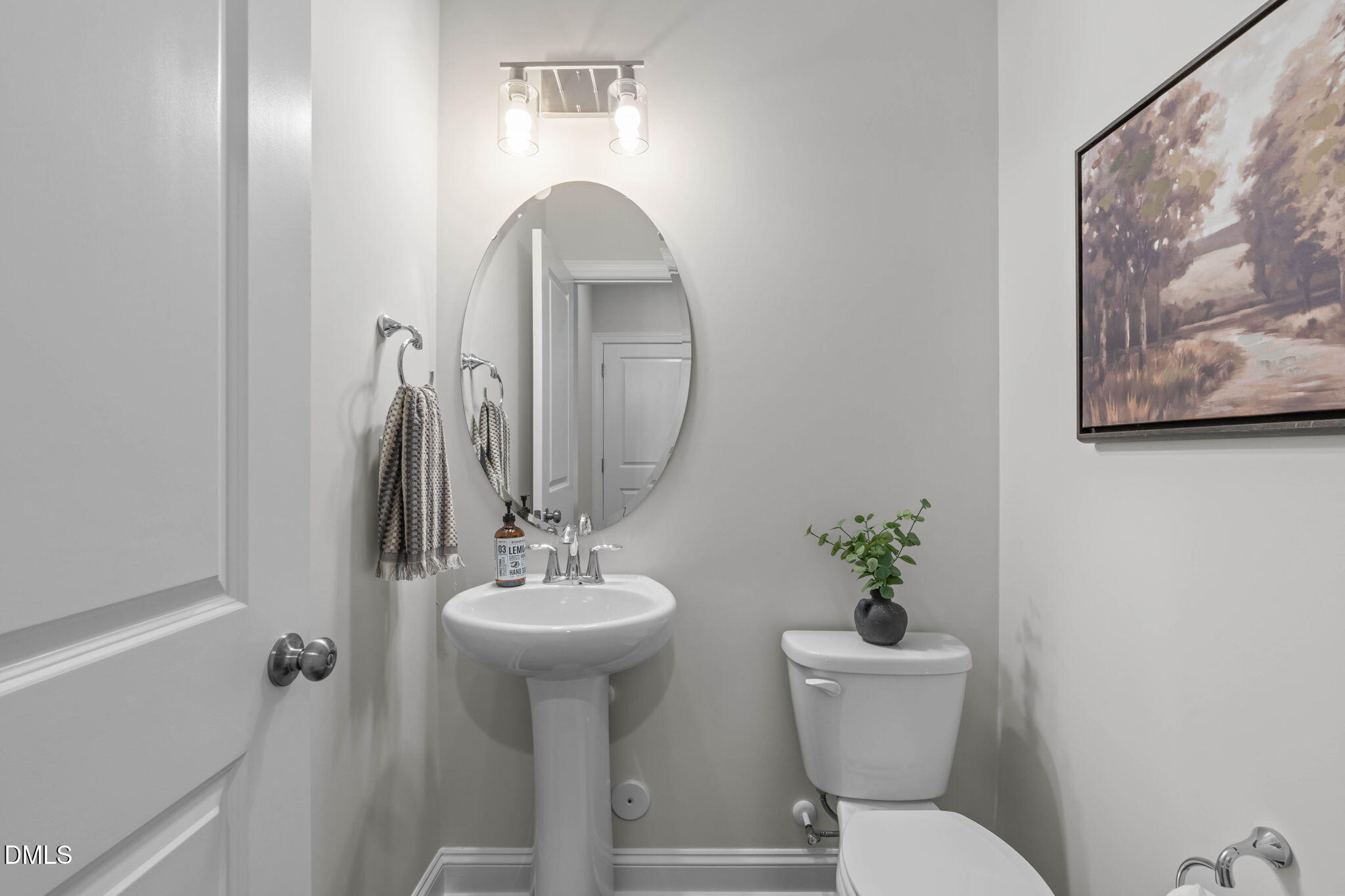 1061 Midvale Avenue Property Photo 15