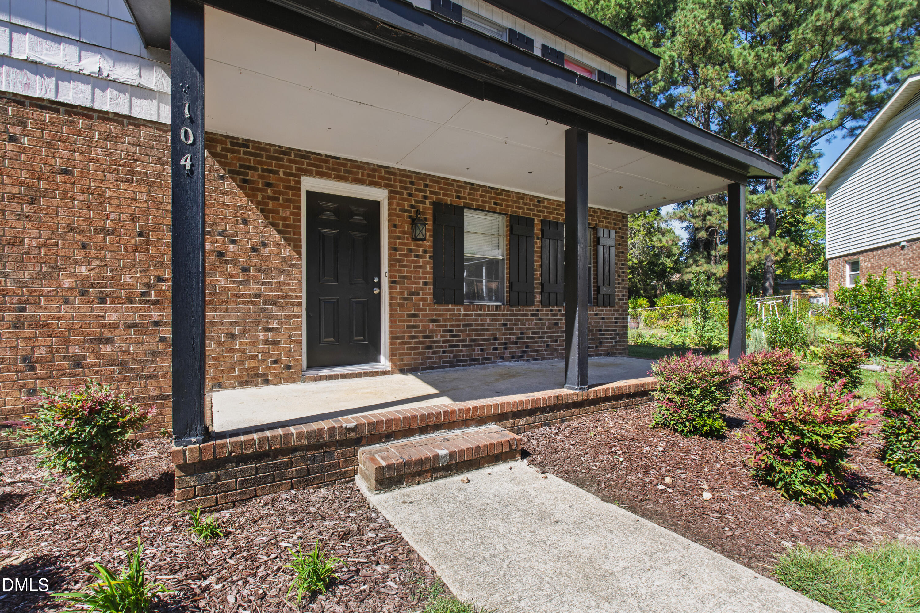 104 Rainbow Court Property Photo 3