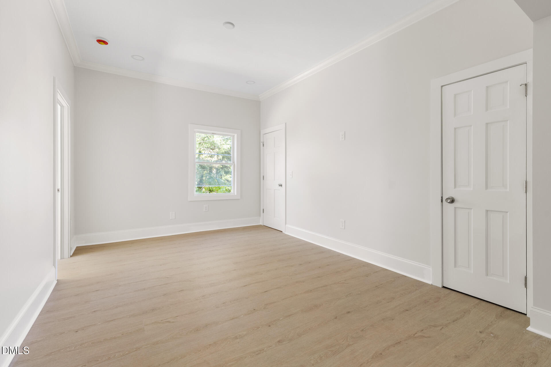 530 W King Street Property Photo 13