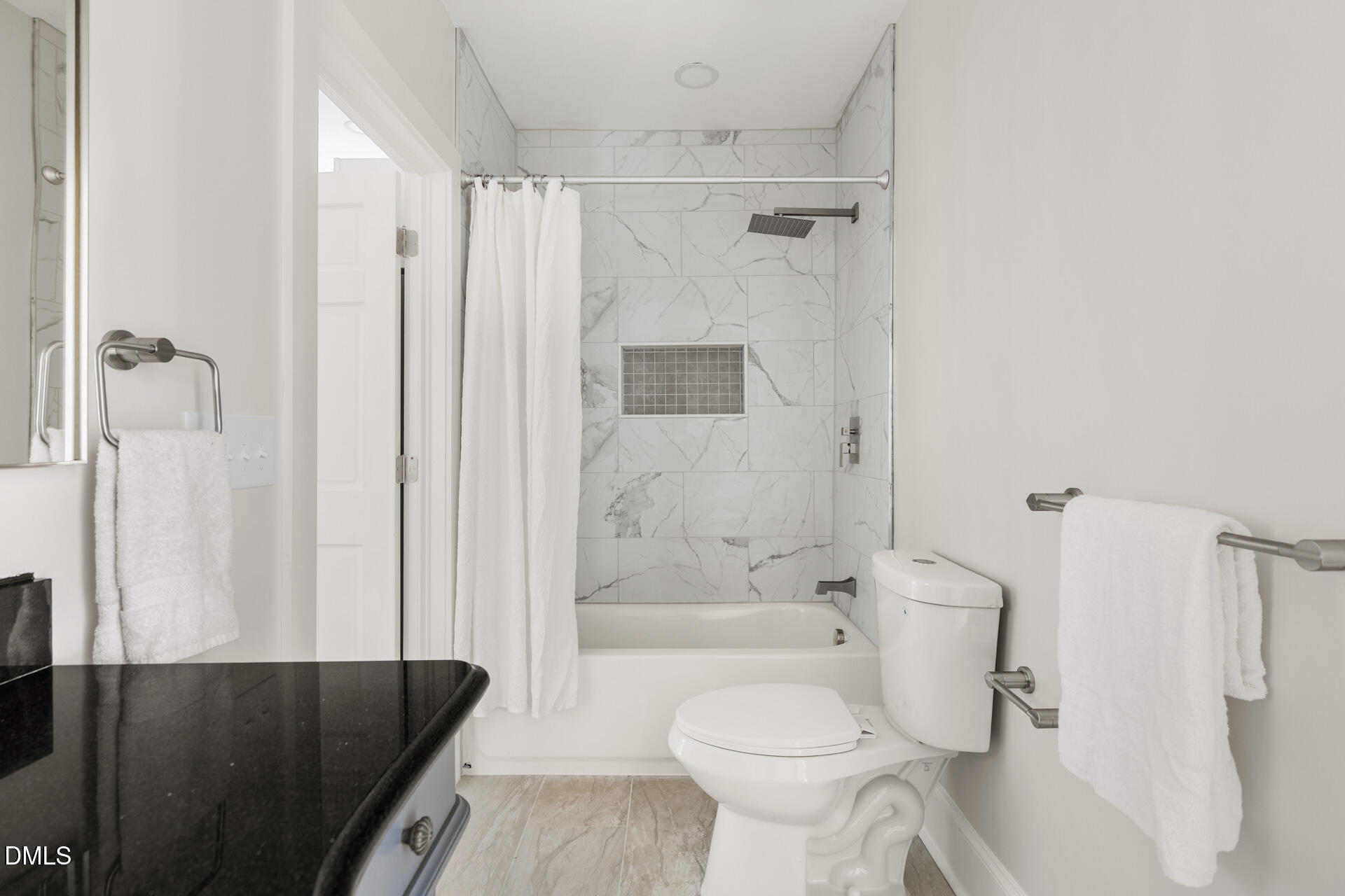 530 W King Street Property Photo 19