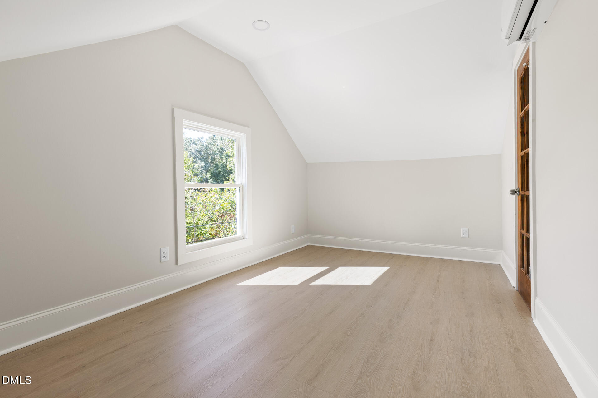 530 W King Street Property Photo 25