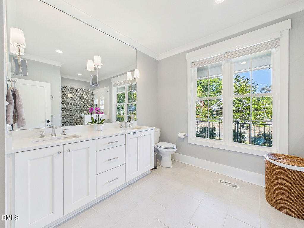 306 E Geer Street Property Photo 24