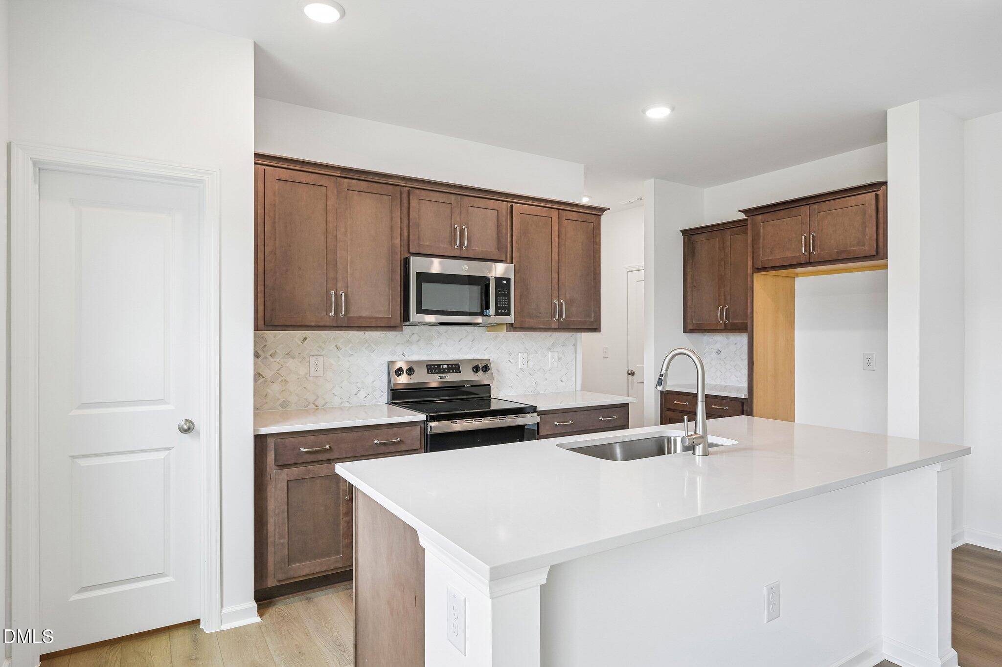 6665 Chillingham Drive Property Photo 19