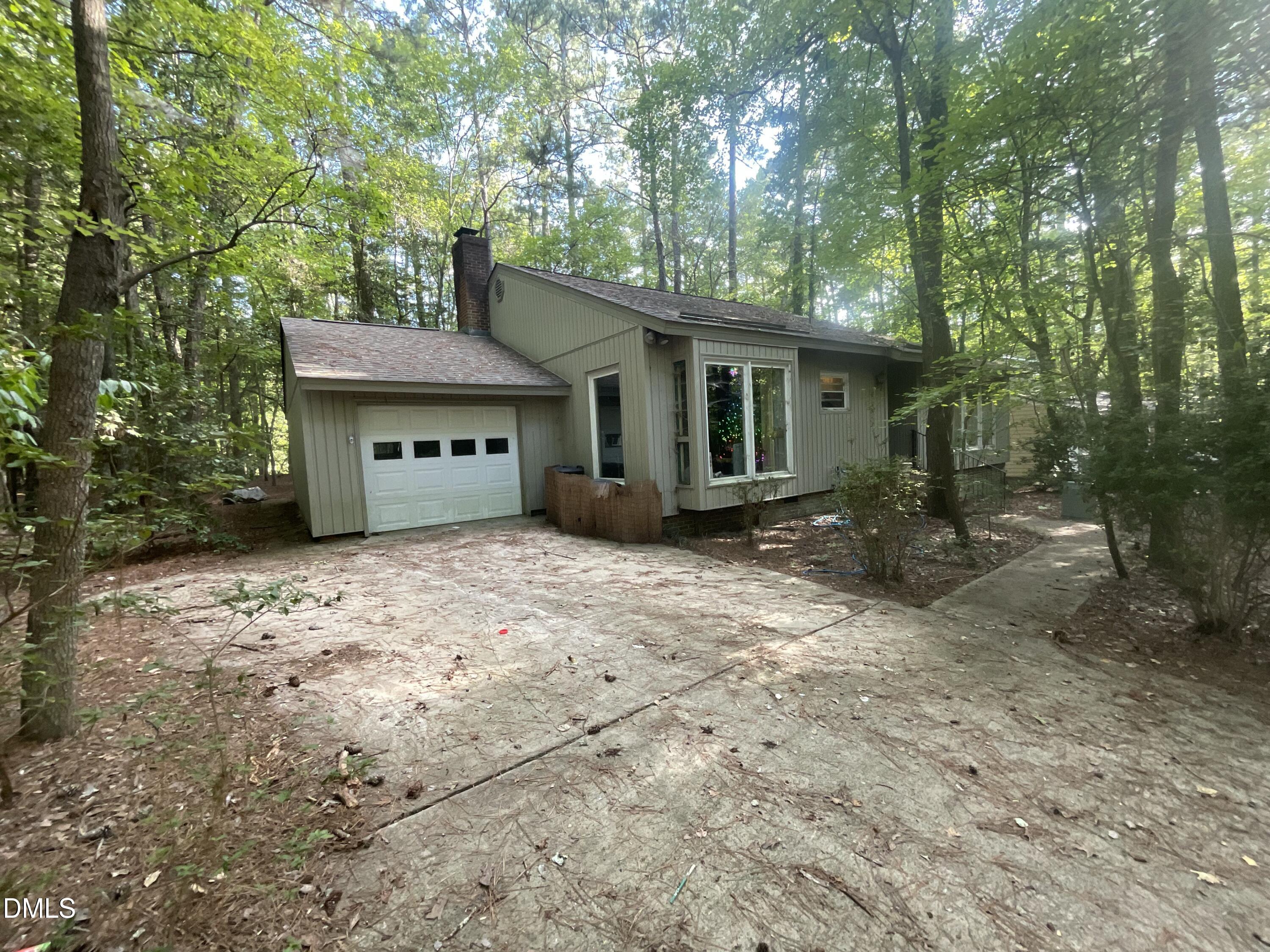 1300 W Carolina Drive Property Photo 1