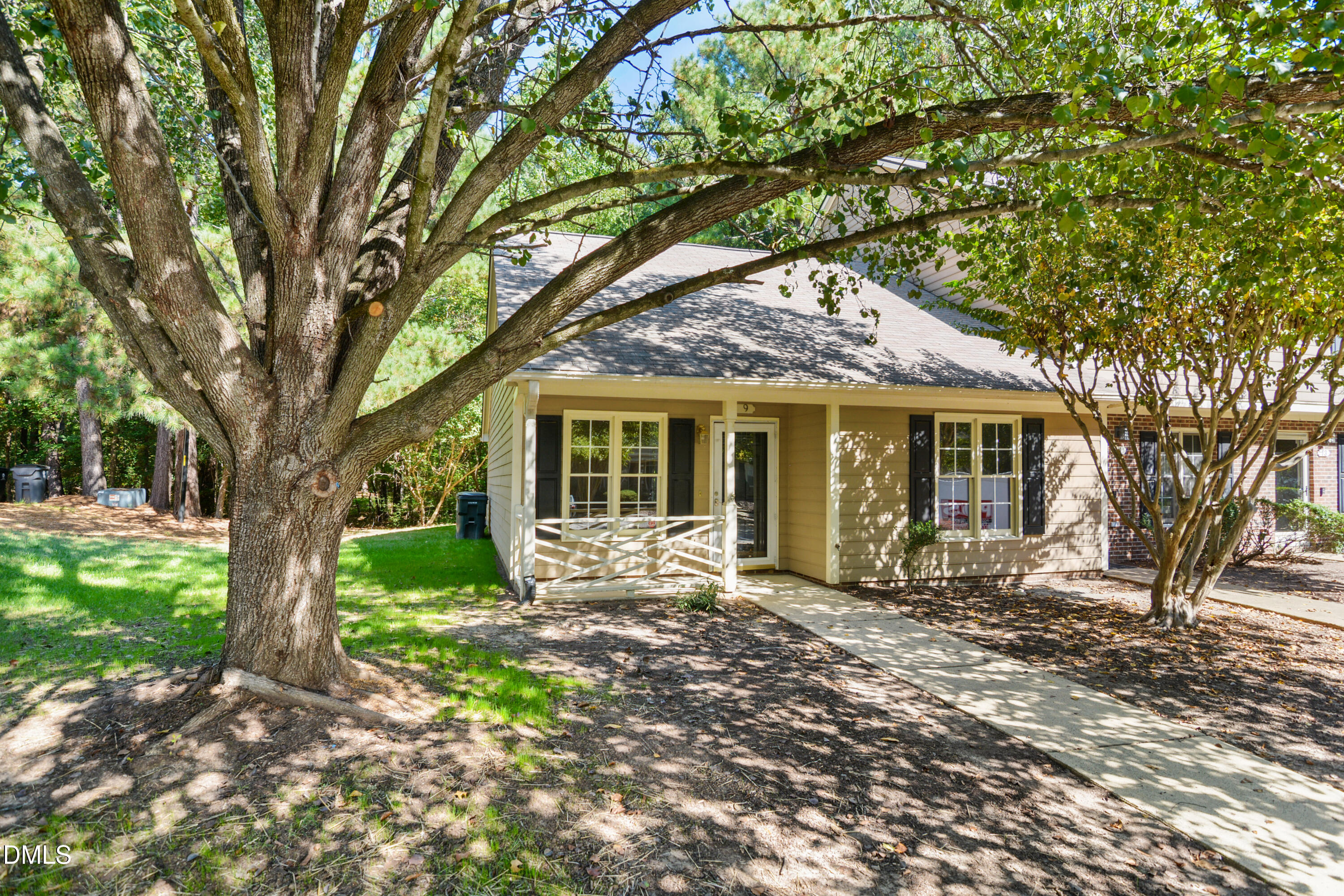 9 Crystal Oaks Court Property Photo 1