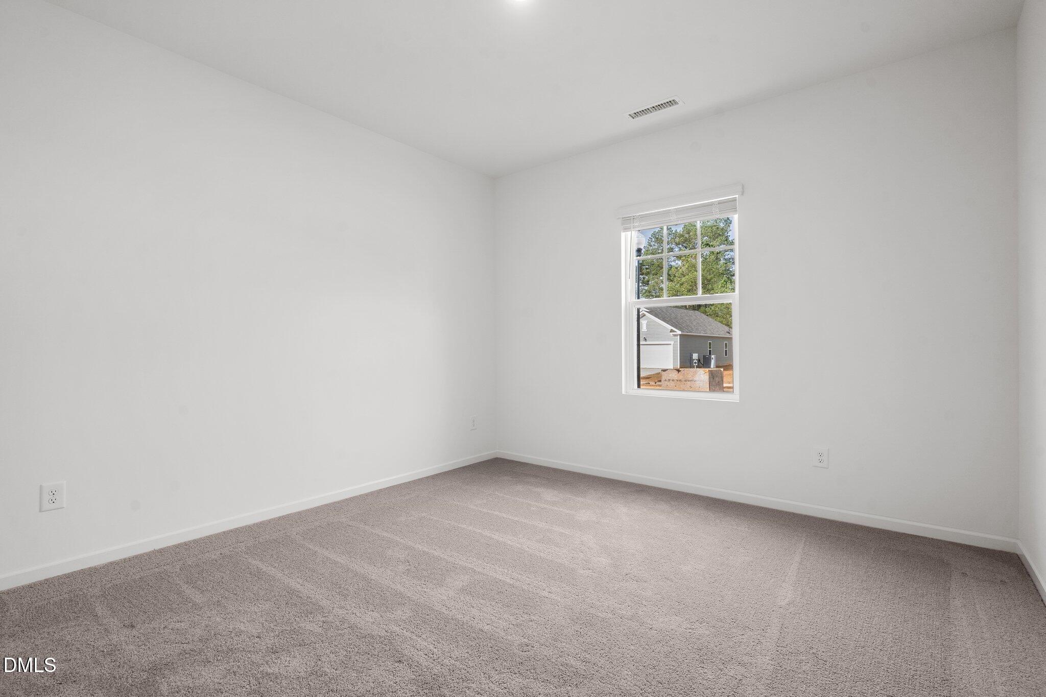915 Southpoint Court Property Photo 5