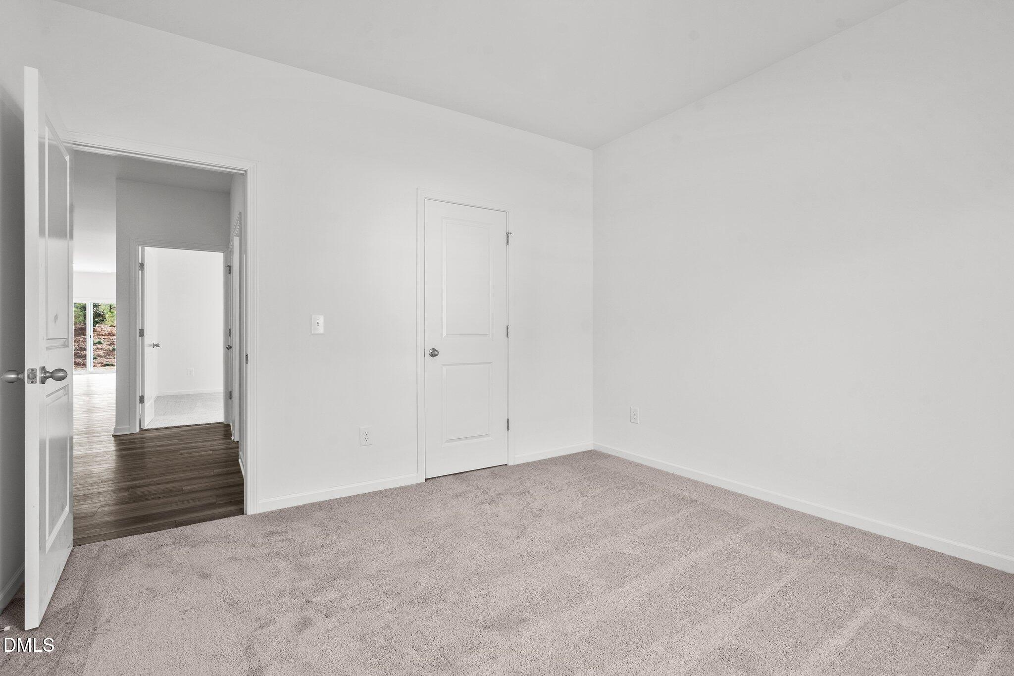 915 Southpoint Court Property Photo 6