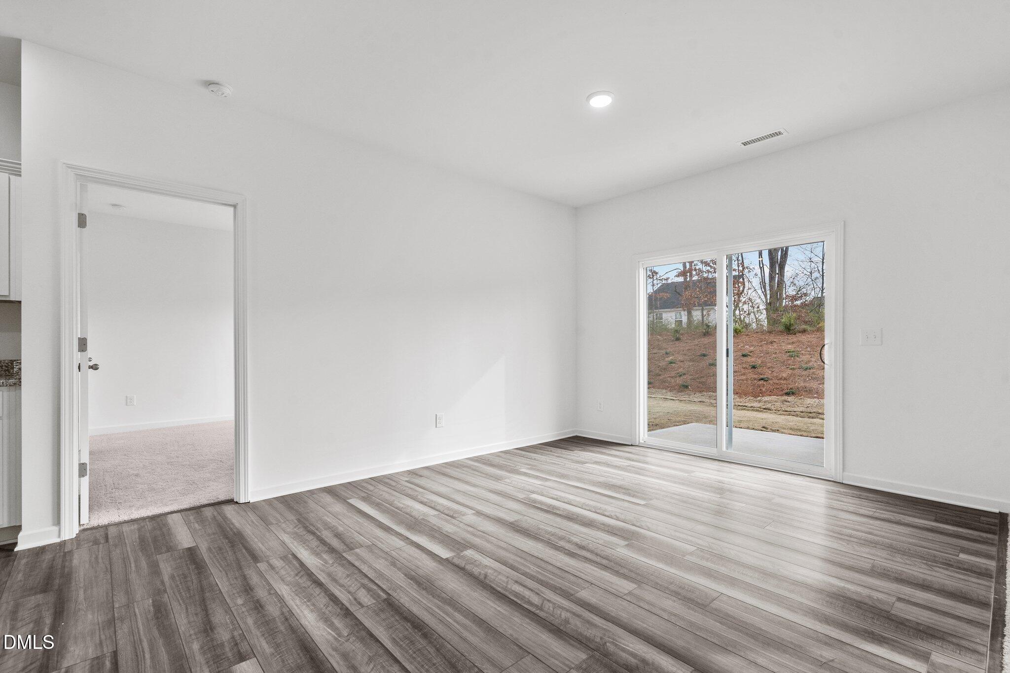 915 Southpoint Court Property Photo 17