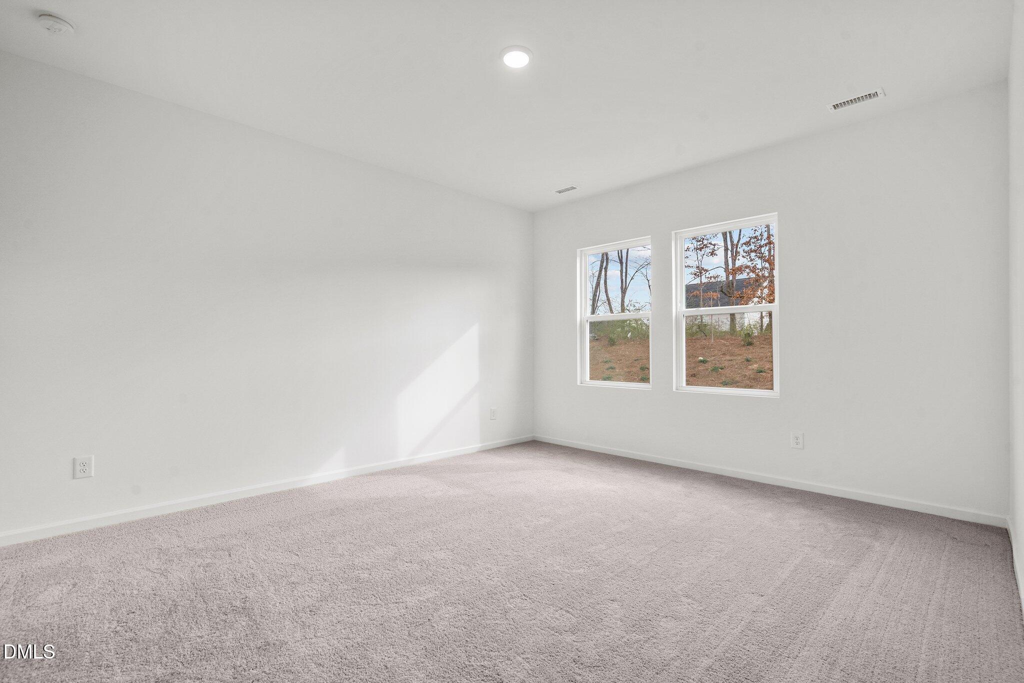 915 Southpoint Court Property Photo 19