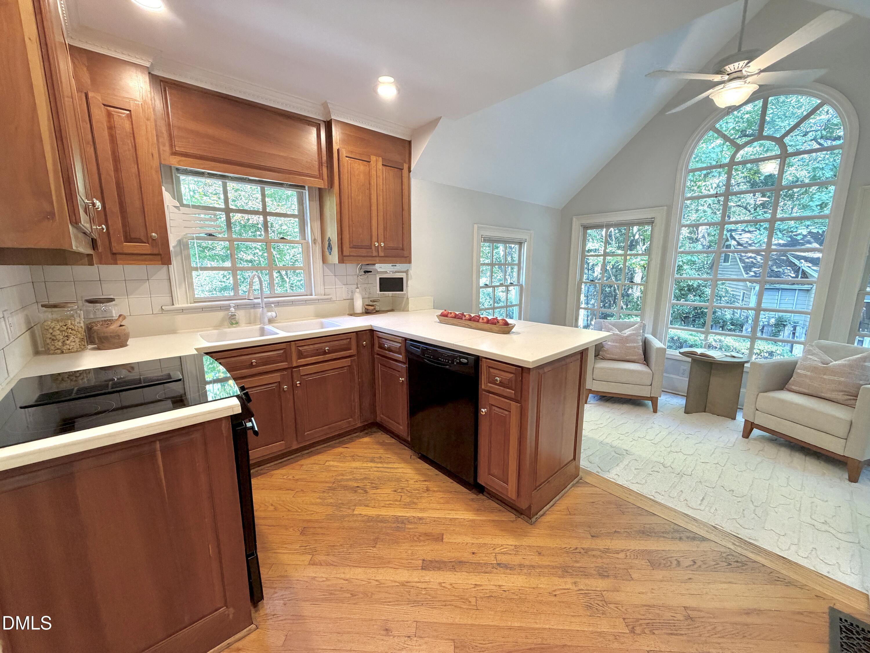 806 E Franklin Street Property Photo 13