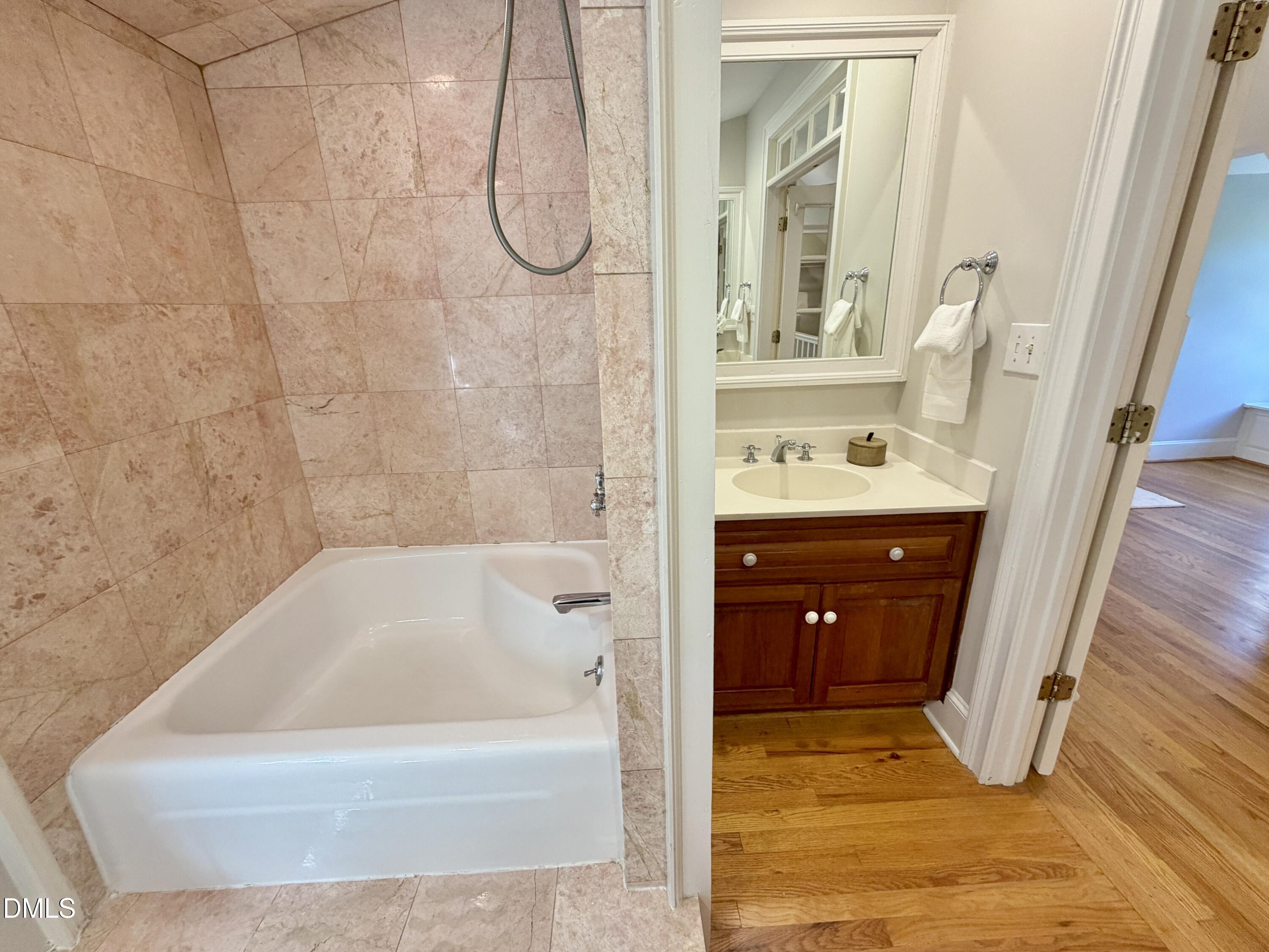806 E Franklin Street Property Photo 33