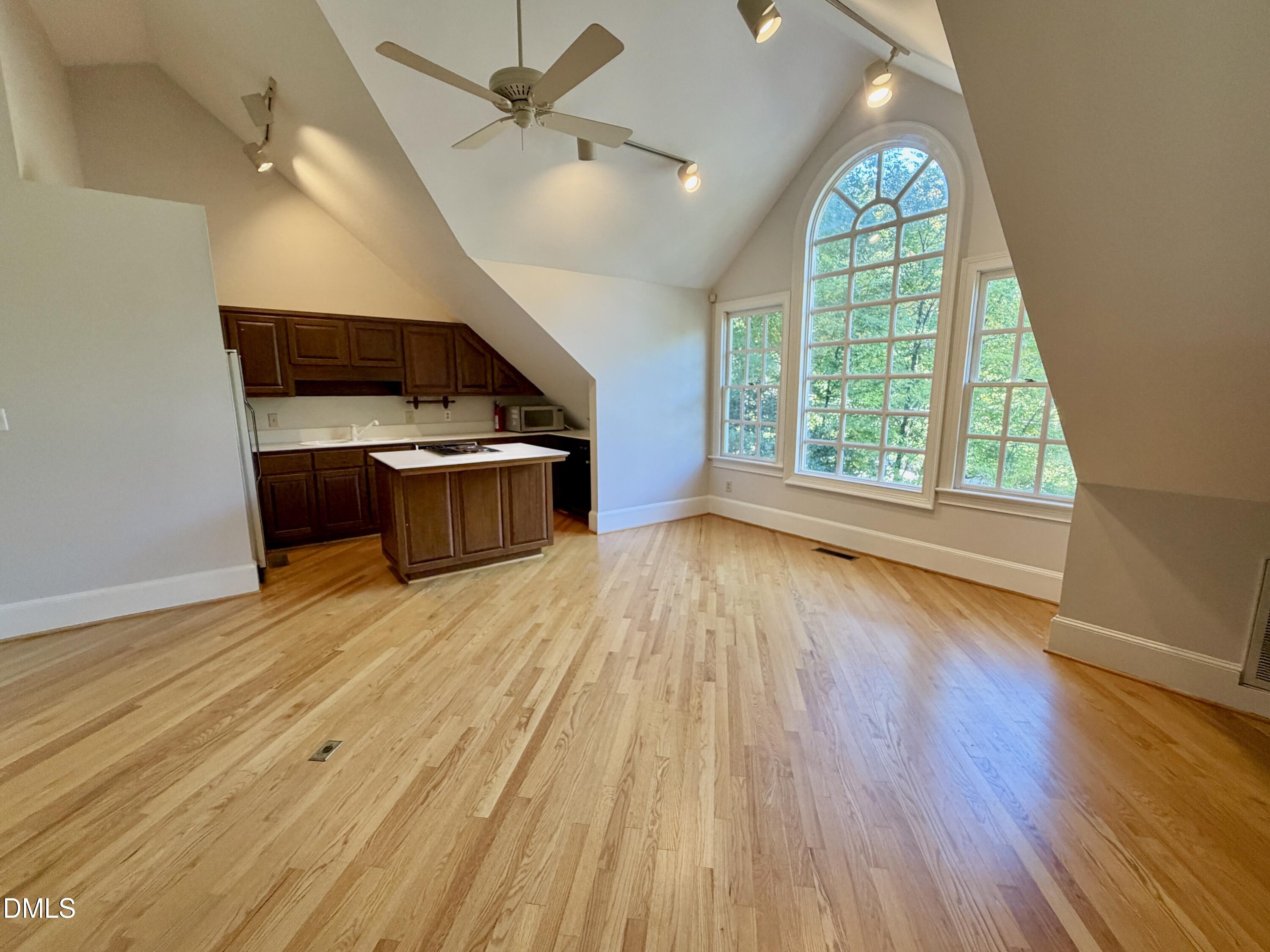 806 E Franklin Street Property Photo 36