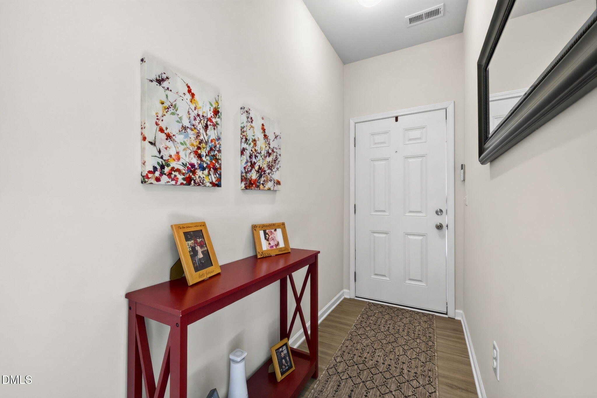 106 S Rose Hill Drive Property Photo 6