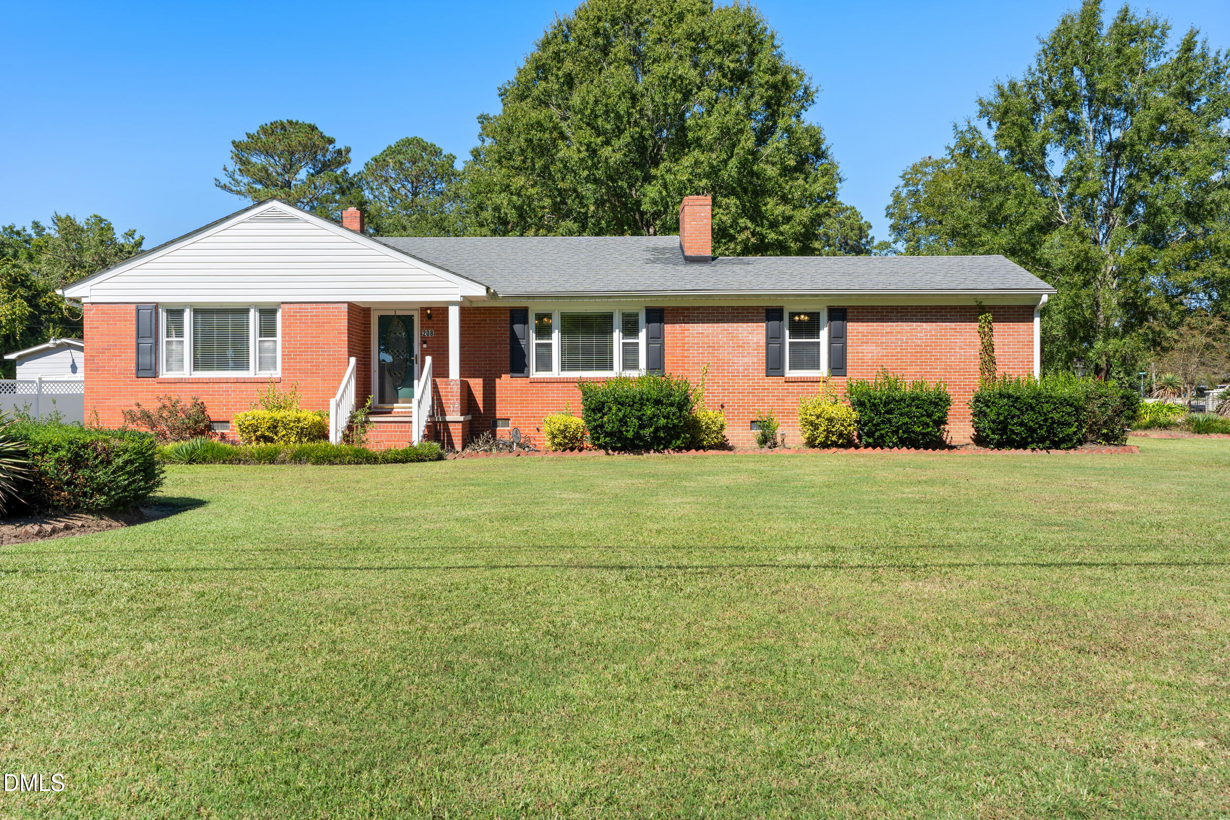 208 Old Post Road Property Photo 1