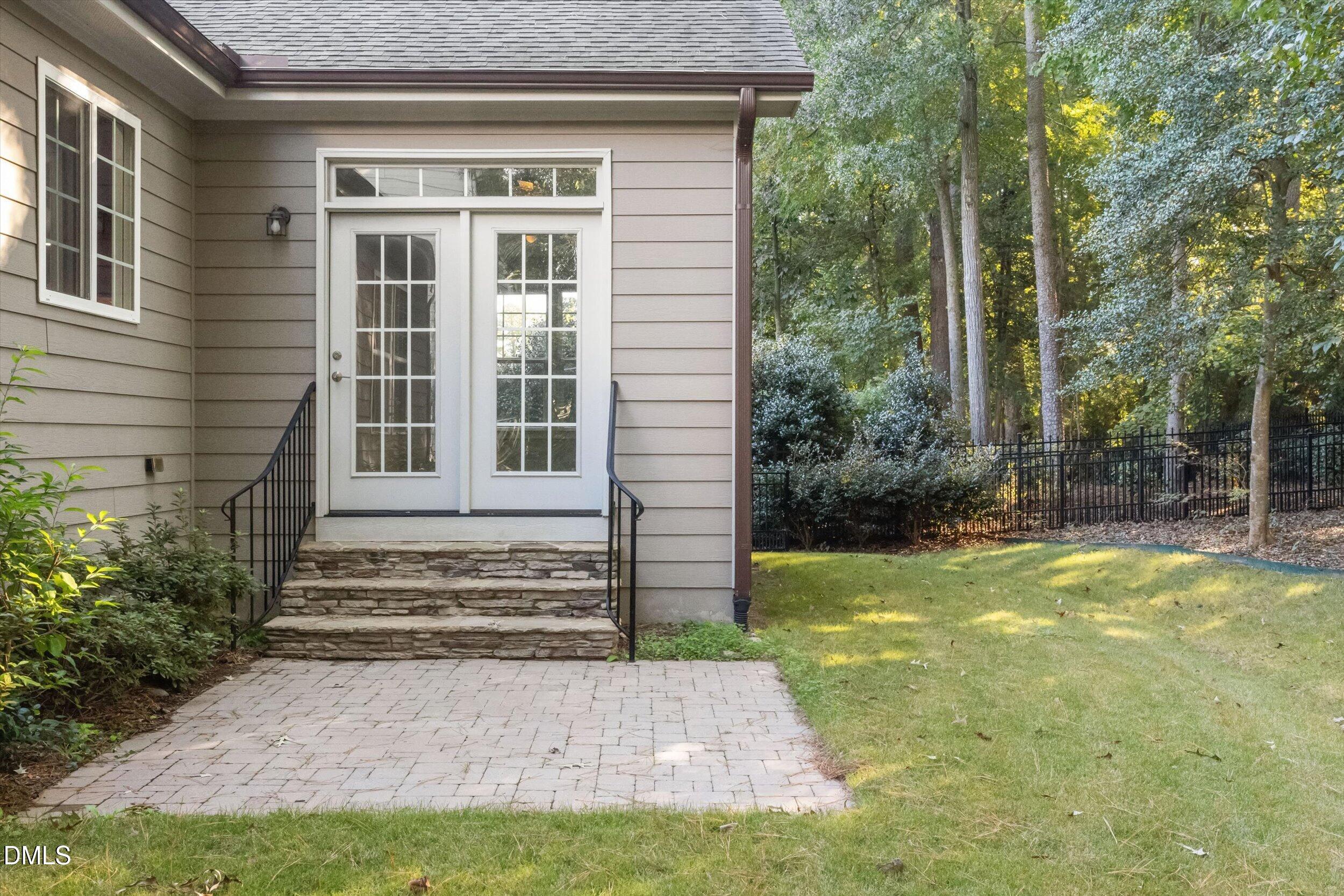 1604 Doubles Court Property Photo 8