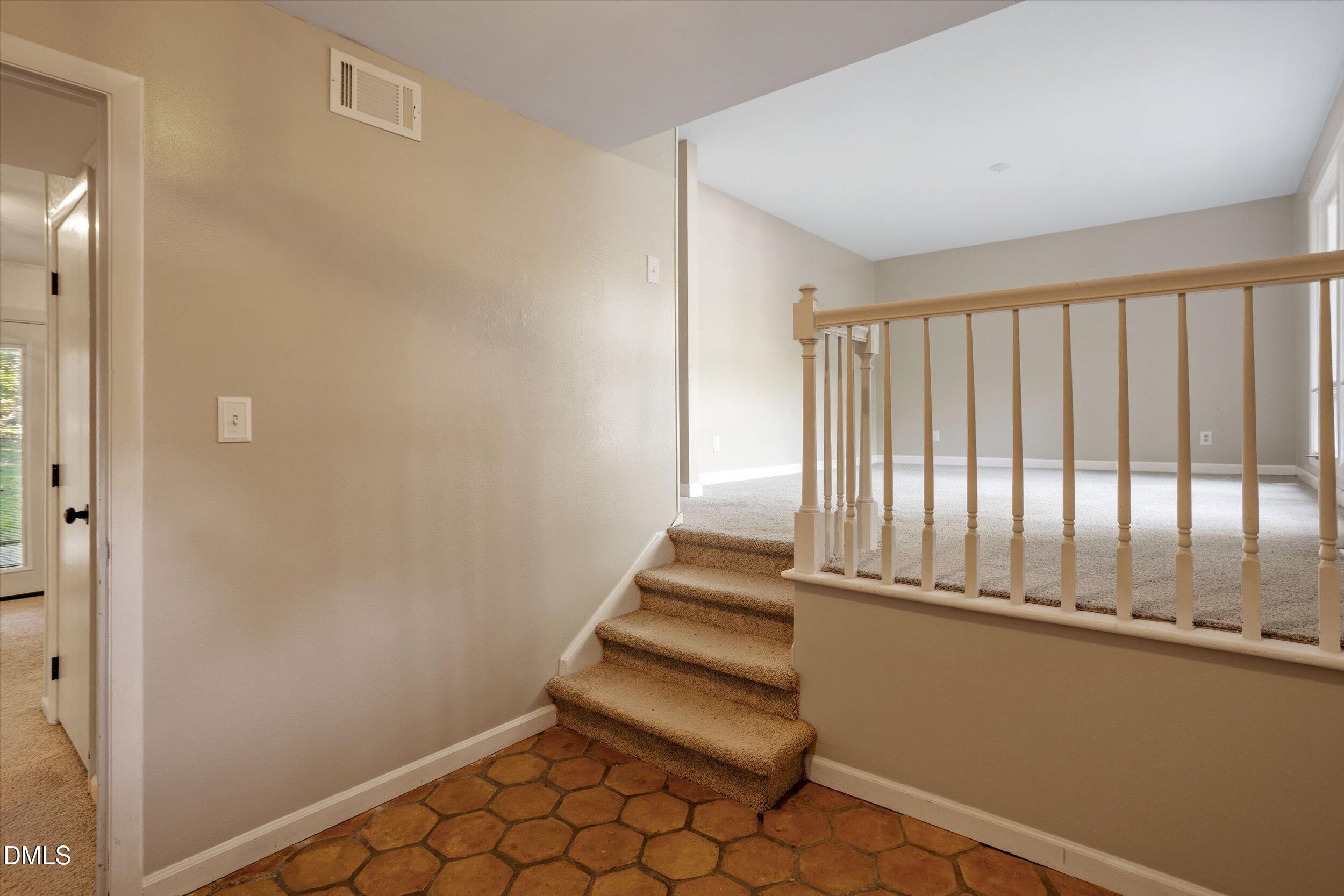 704 Hunting Ridge Road Property Photo 3