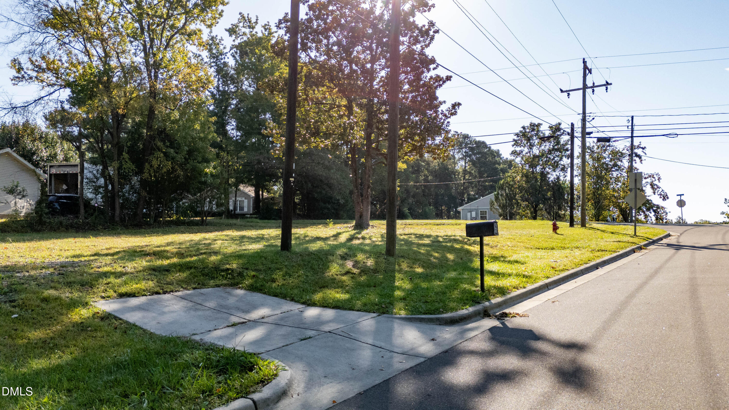 1021 Ardmore Drive Property Photo 3